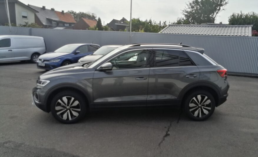 VW T-ROC 1,5 TSI DSG Move LED ACC LMF APP SHZ Sprachst