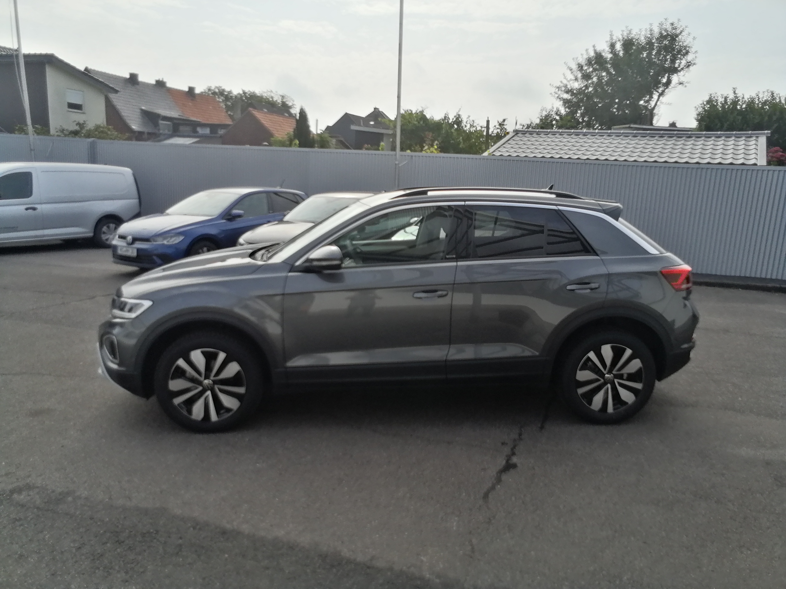 VW T-ROC 1,5 TSI DSG Move LED ACC LMF APP SHZ Sprachst