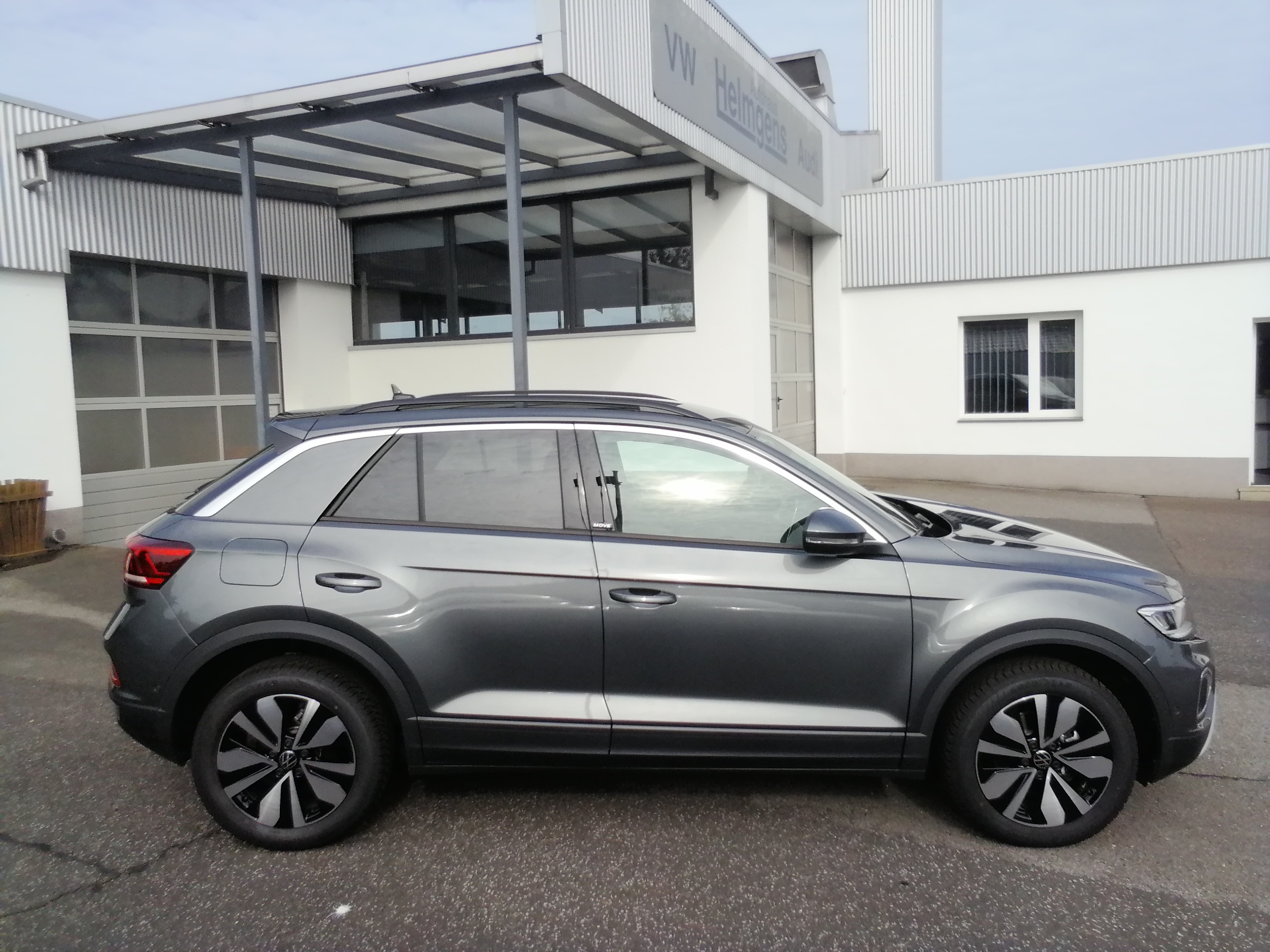 VW T-ROC 1,5 TSI DSG Move LED ACC LMF APP SHZ Sprachst