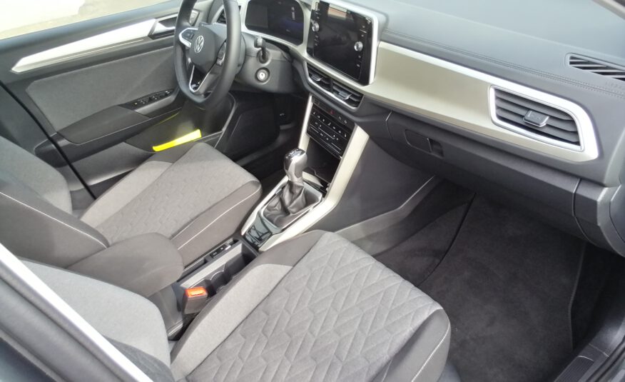 VW T-ROC 1,5 TSI DSG Move LED ACC LMF APP SHZ Sprachst