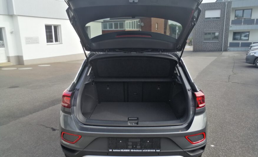 VW T-ROC 1,5 TSI DSG Move LED ACC LMF APP SHZ Sprachst