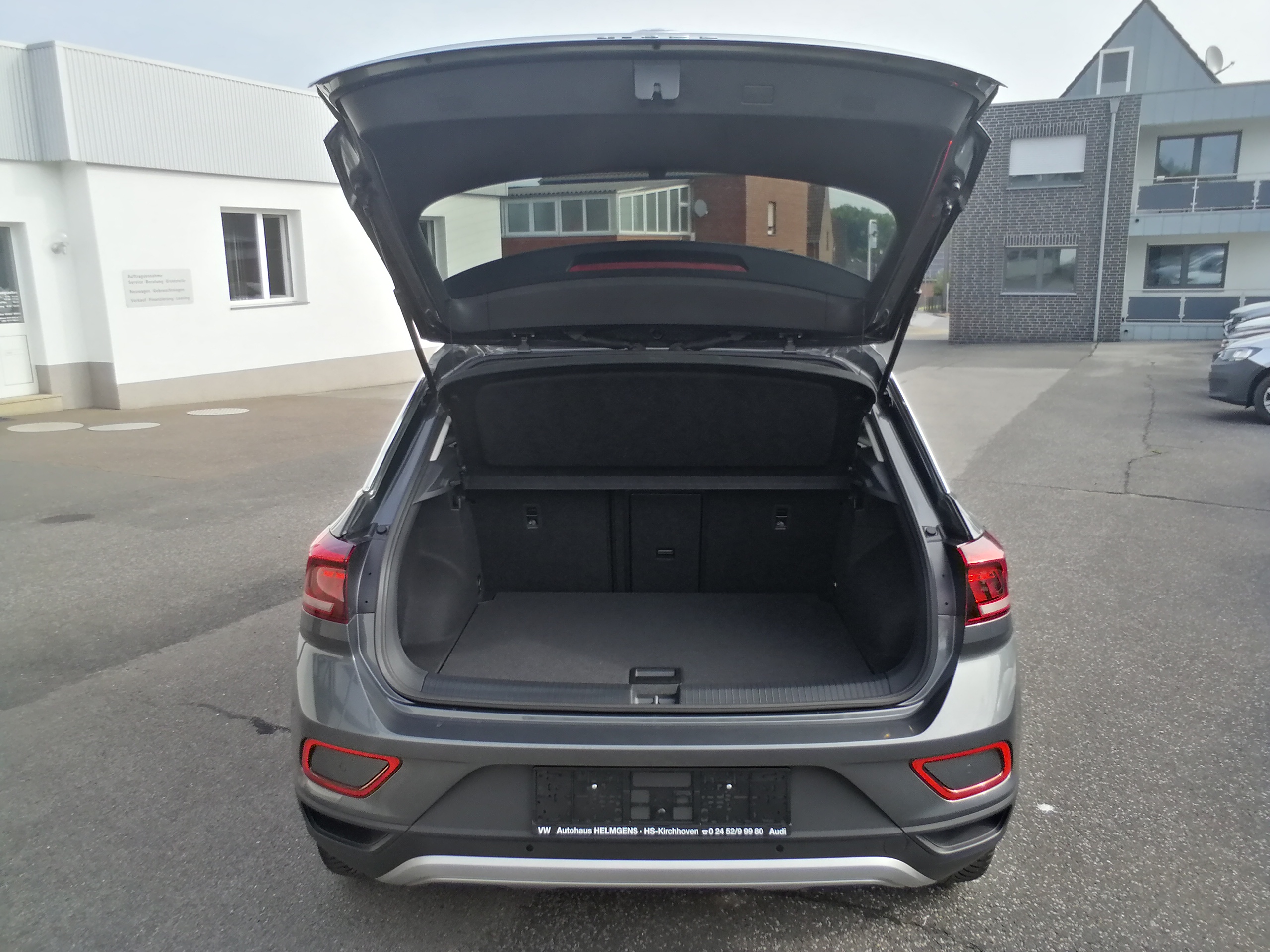 VW T-ROC 1,5 TSI DSG Move LED ACC LMF APP SHZ Sprachst