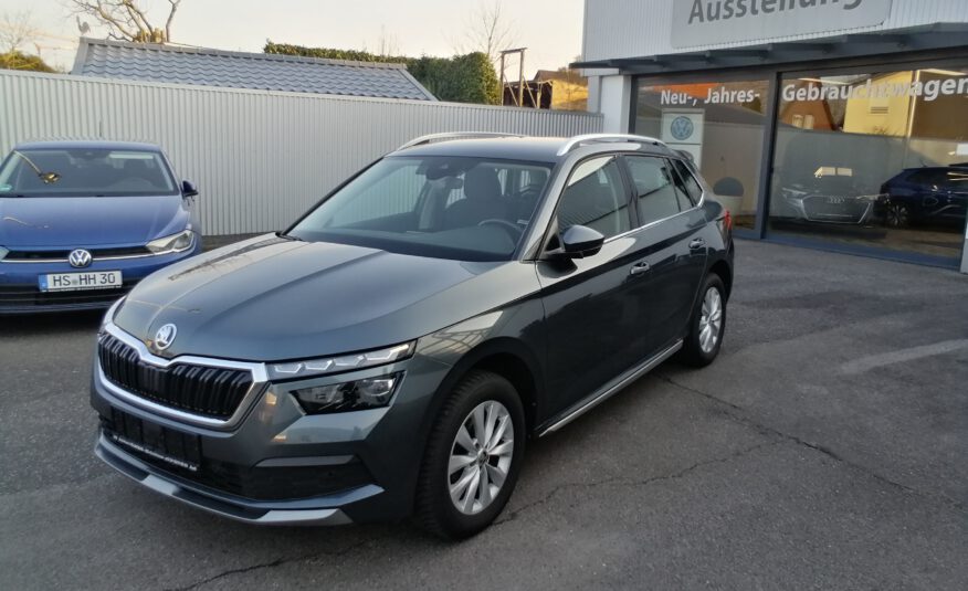 Skoda KAMIQ 1.5 TSI DSG Style LED AHK NAVI ACC KAM LMF