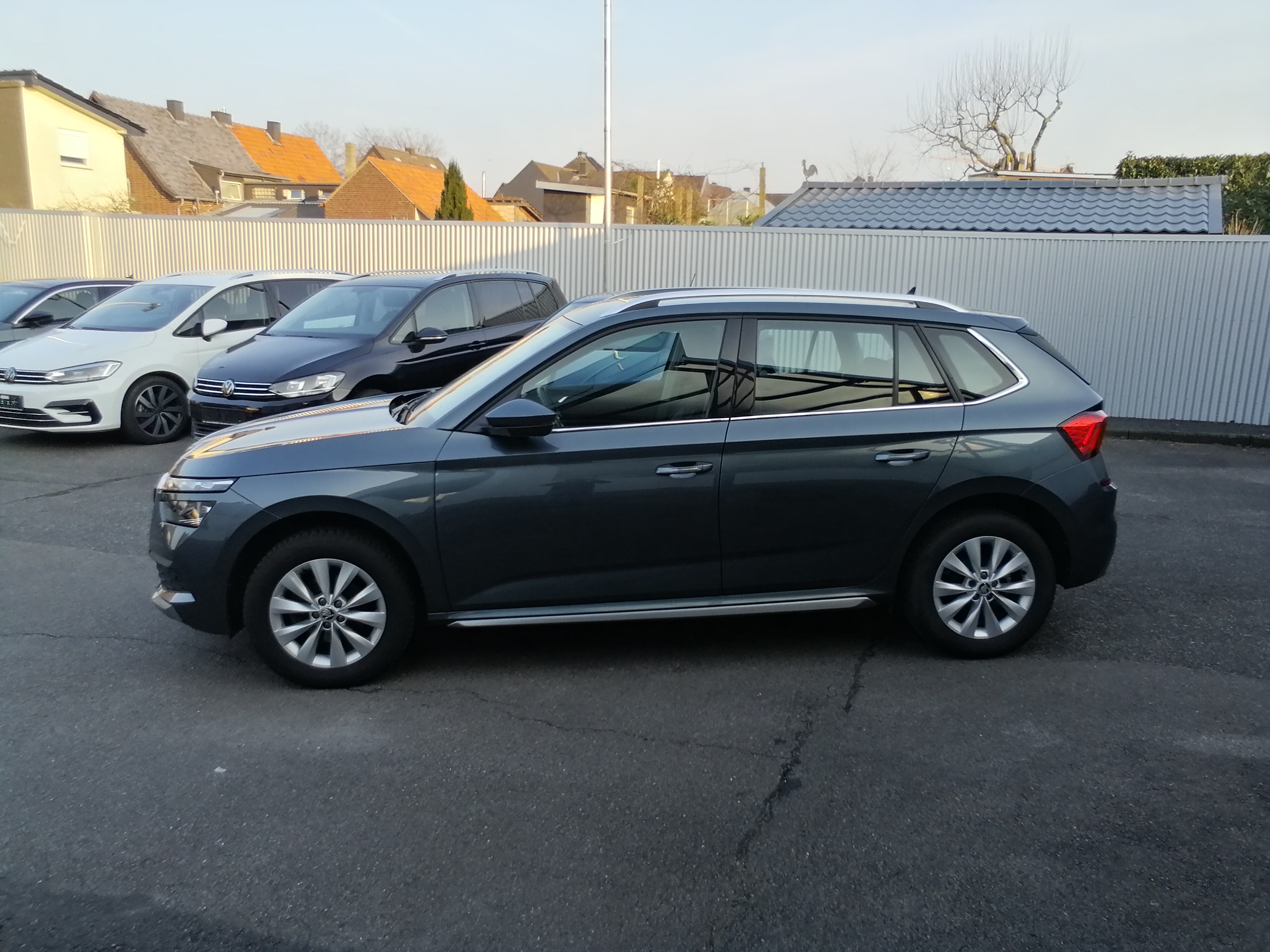 Skoda KAMIQ 1.5 TSI DSG Style LED AHK NAVI ACC KAM LMF