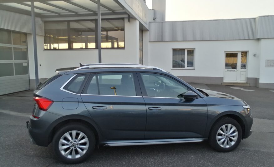 Skoda KAMIQ 1.5 TSI DSG Style LED AHK NAVI ACC KAM LMF