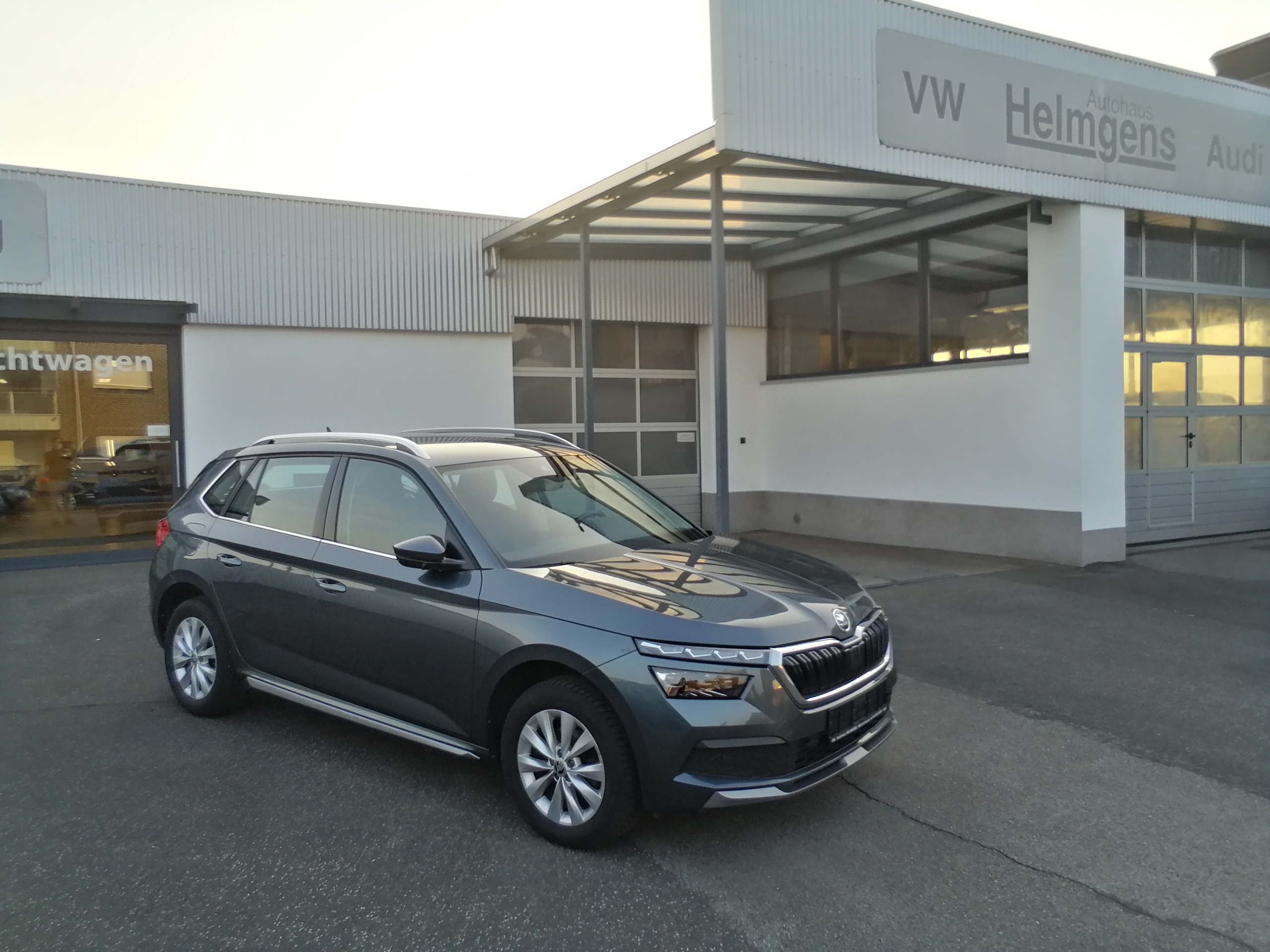 Skoda KAMIQ 1.5 TSI DSG Style LED AHK NAVI ACC KAM LMF