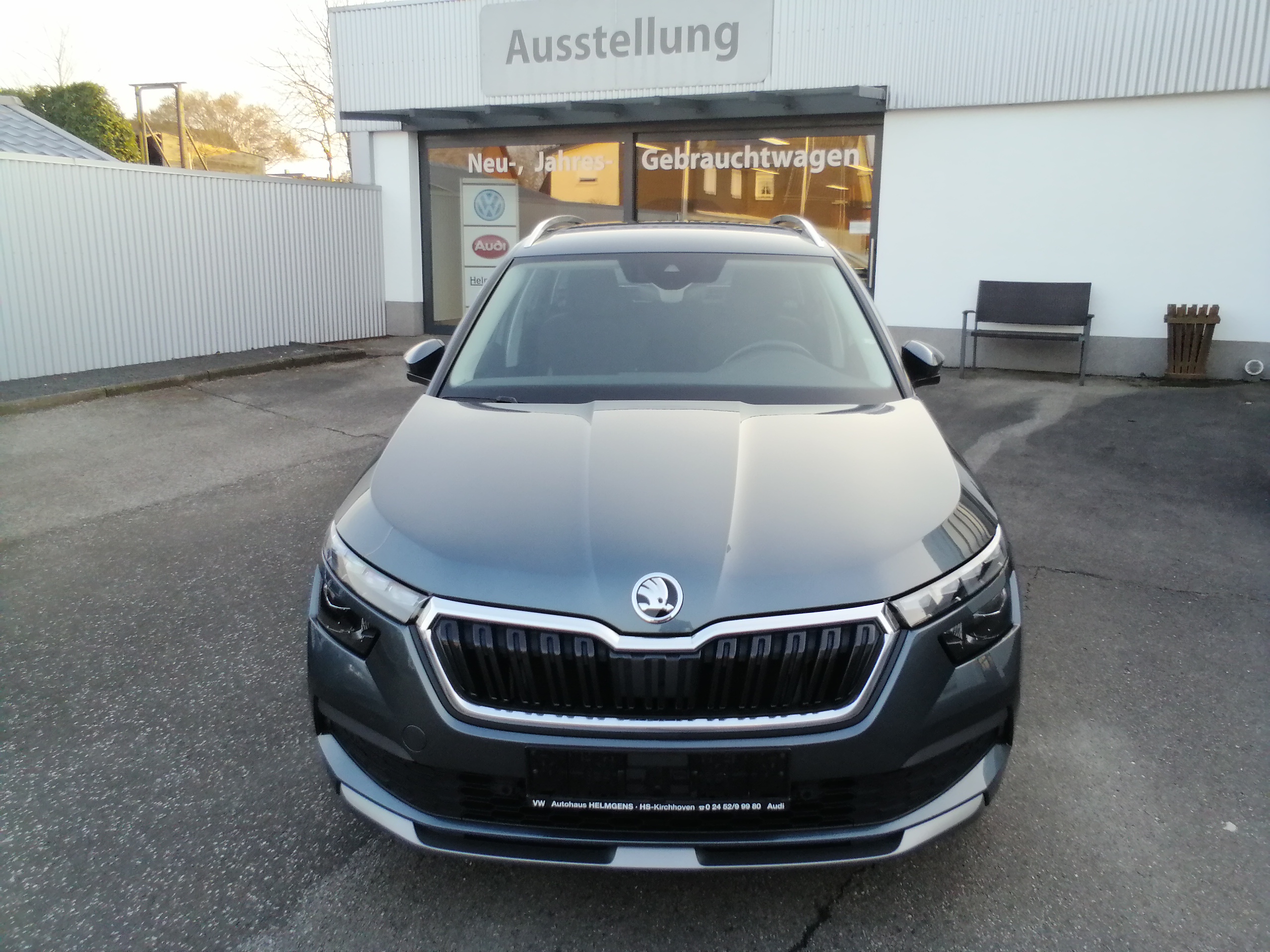 Skoda KAMIQ 1.5 TSI DSG Style LED AHK NAVI ACC KAM LMF