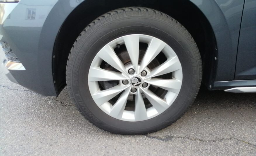 Skoda KAMIQ 1.5 TSI DSG Style LED AHK NAVI ACC KAM LMF
