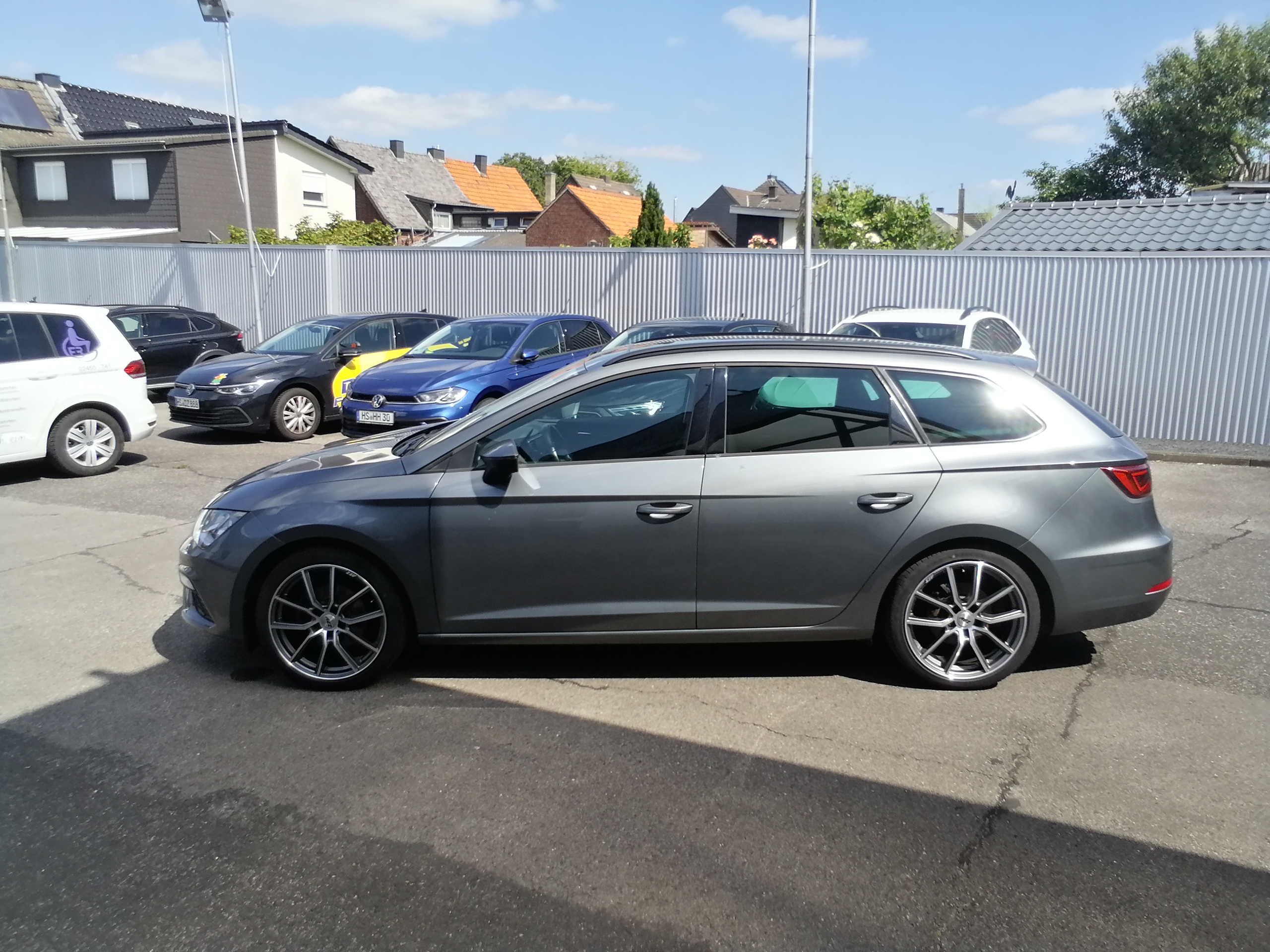 SEAT LEON ST FR 1,4 150 PS NAVI PANO SHZ GRA APP PDC