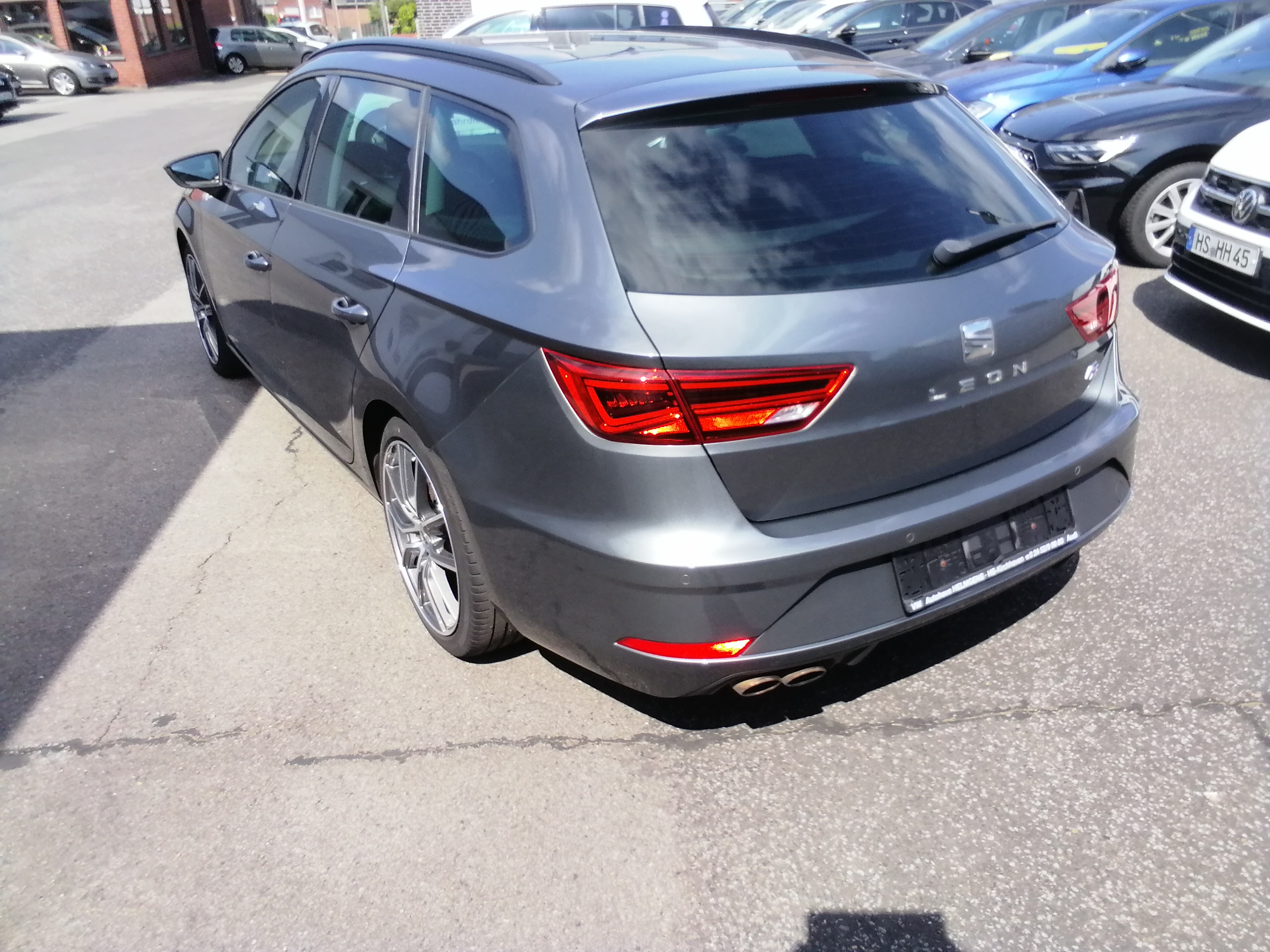 SEAT LEON ST FR 1,4 150 PS NAVI PANO SHZ GRA APP PDC