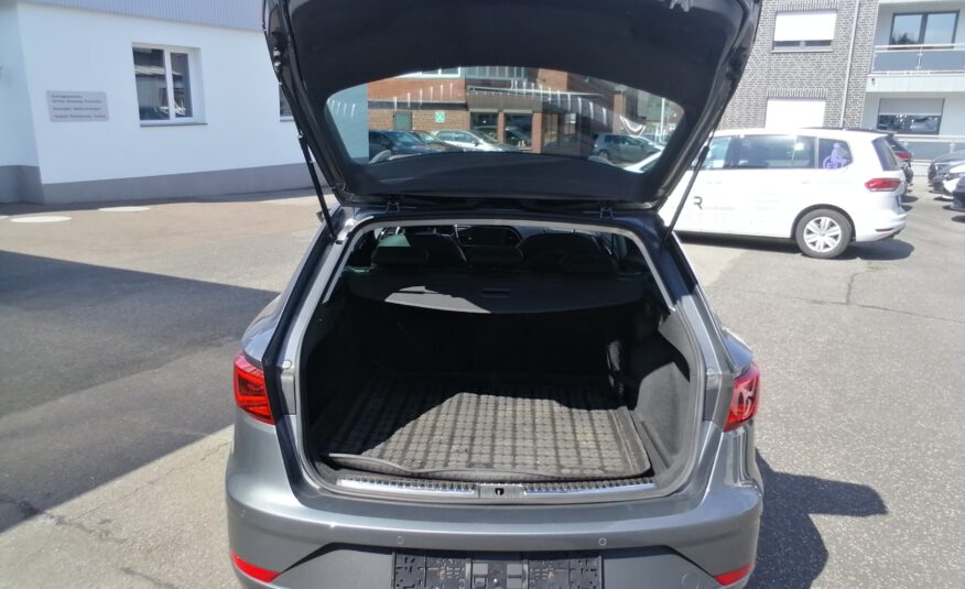 SEAT LEON ST FR 1,4 150 PS NAVI PANO SHZ GRA APP PDC