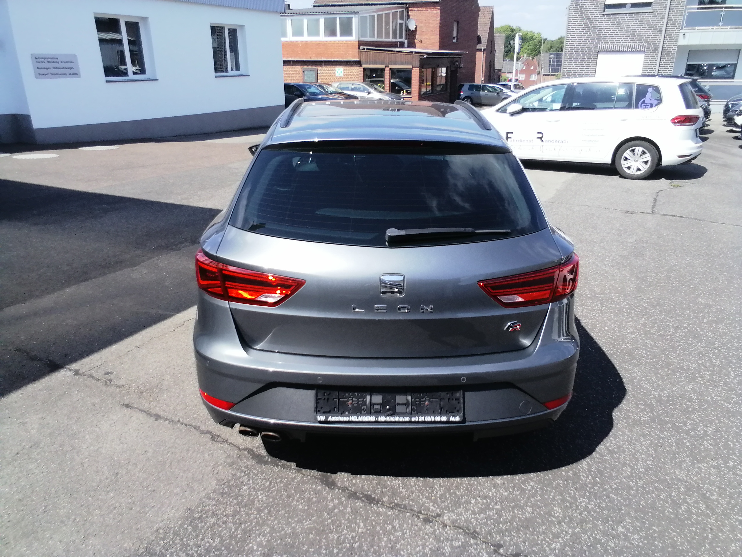 SEAT LEON ST FR 1,4 150 PS NAVI PANO SHZ GRA APP PDC