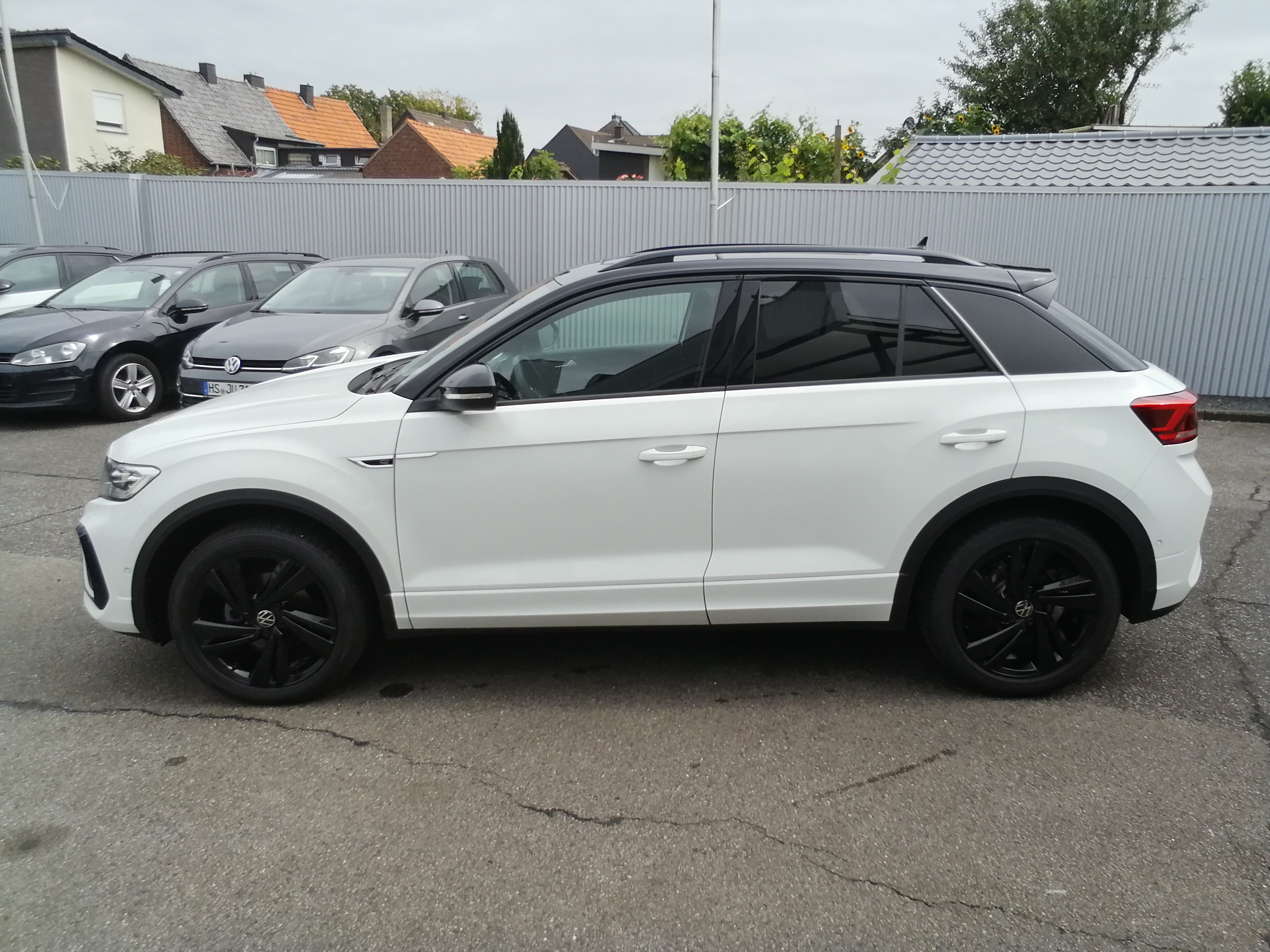 VW T-ROC 1,5 TSI DSG R-Line LED PANO NAVI ACC KAM Easy Open