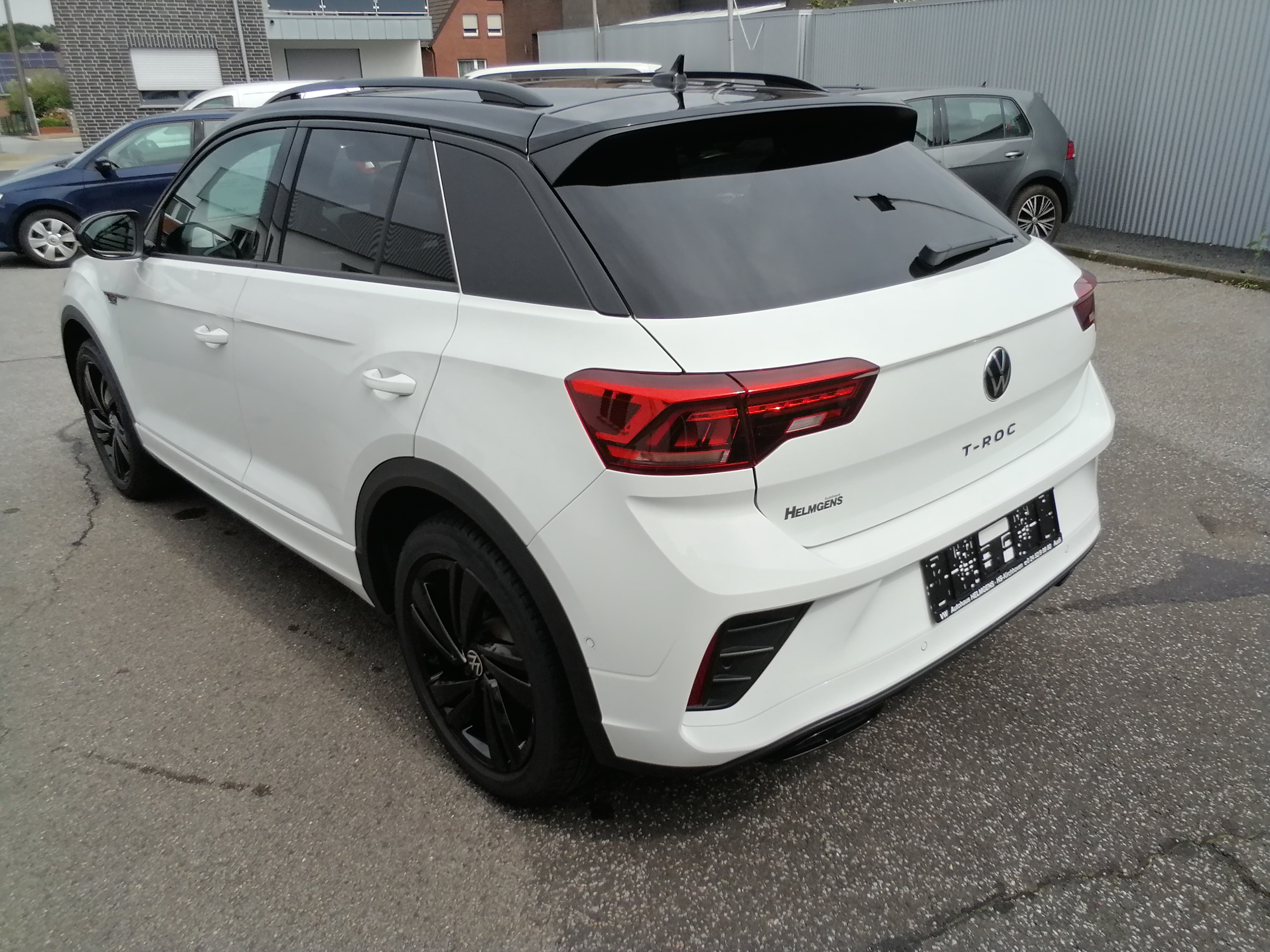 VW T-ROC 1,5 TSI DSG R-Line LED PANO NAVI ACC KAM Easy Open