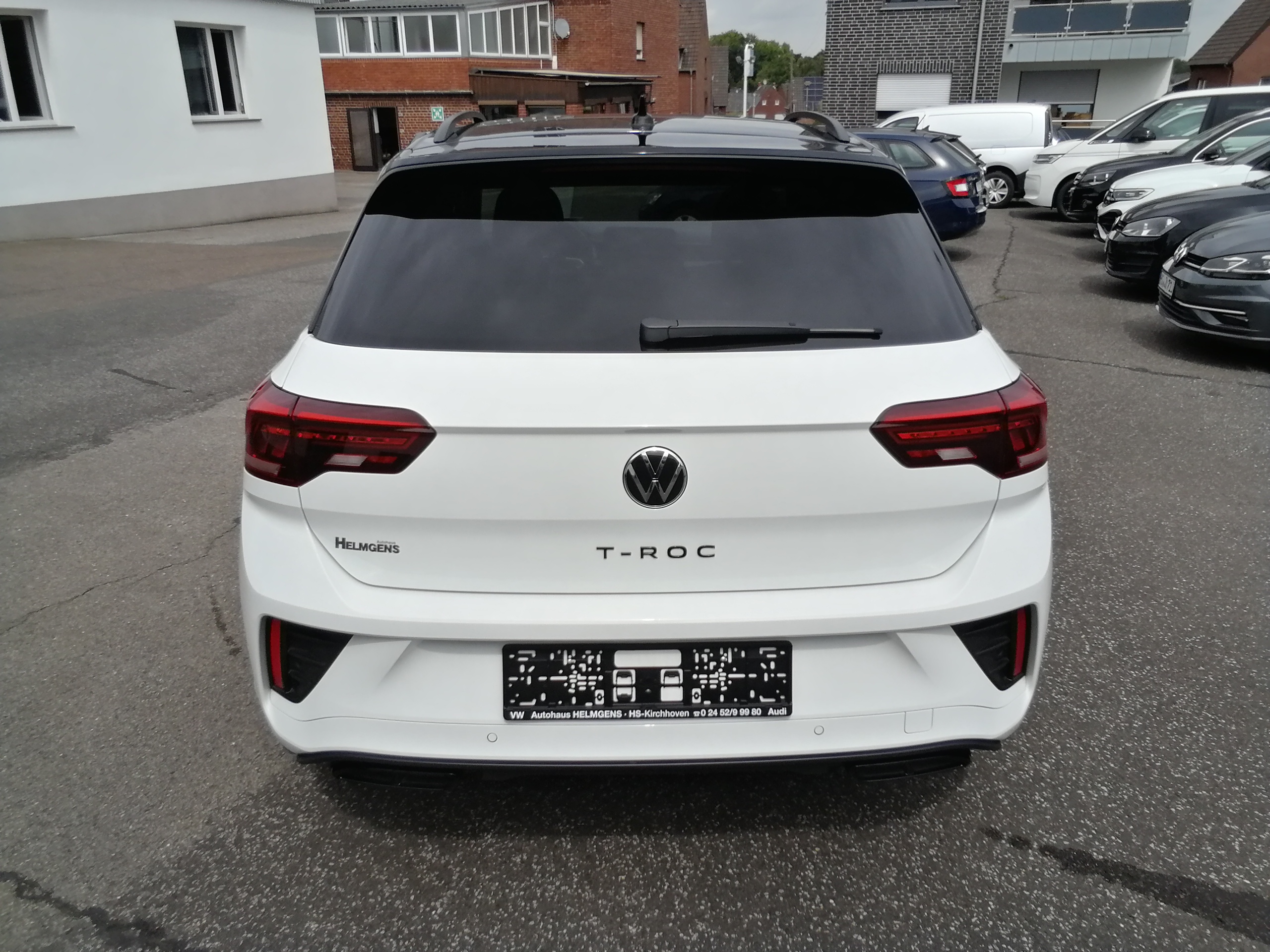 VW T-ROC 1,5 TSI DSG R-Line LED PANO NAVI ACC KAM Easy Open