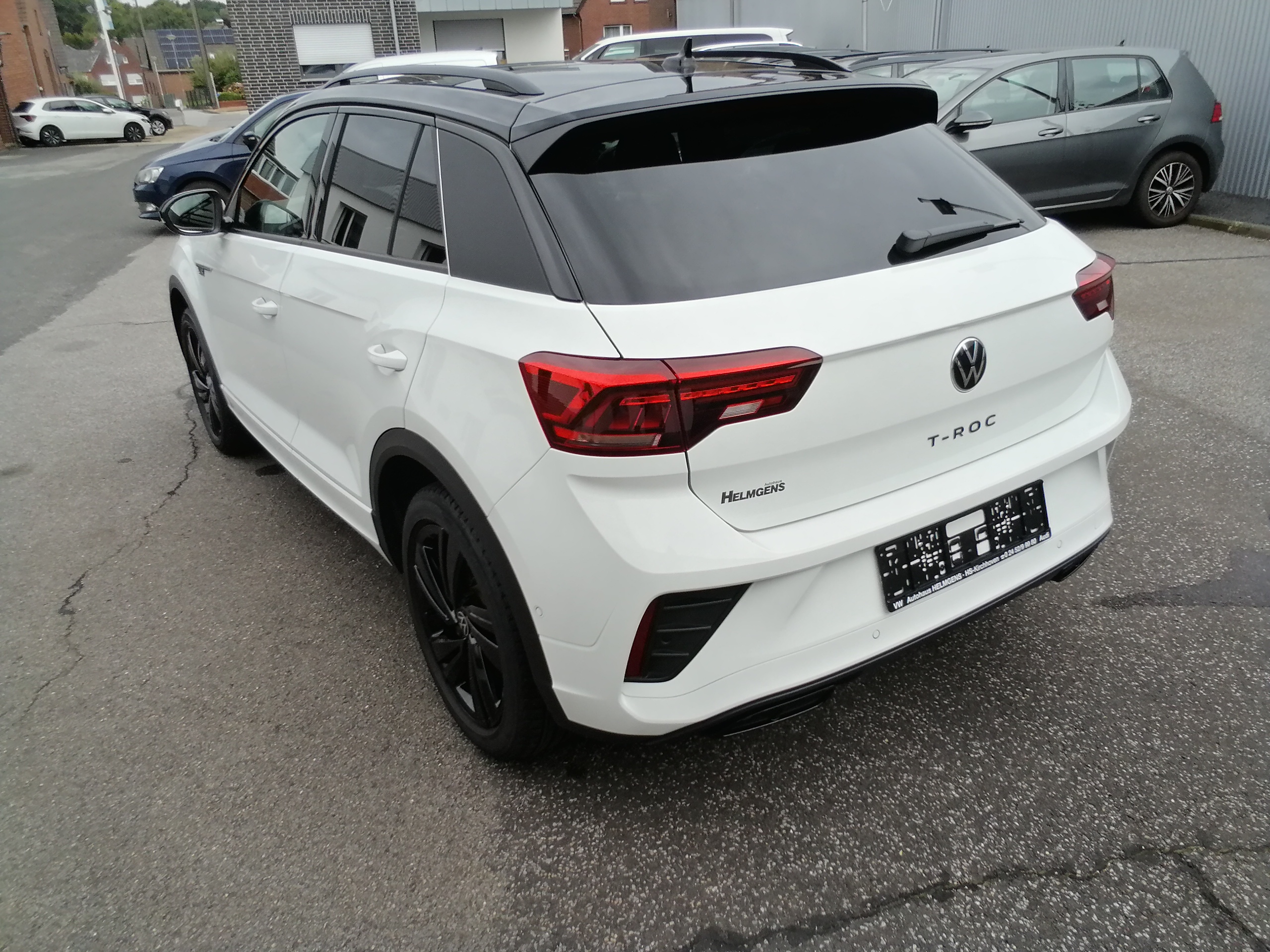 VW T-ROC 1,5 TSI DSG R-Line LED PANO NAVI ACC KAM Easy Open