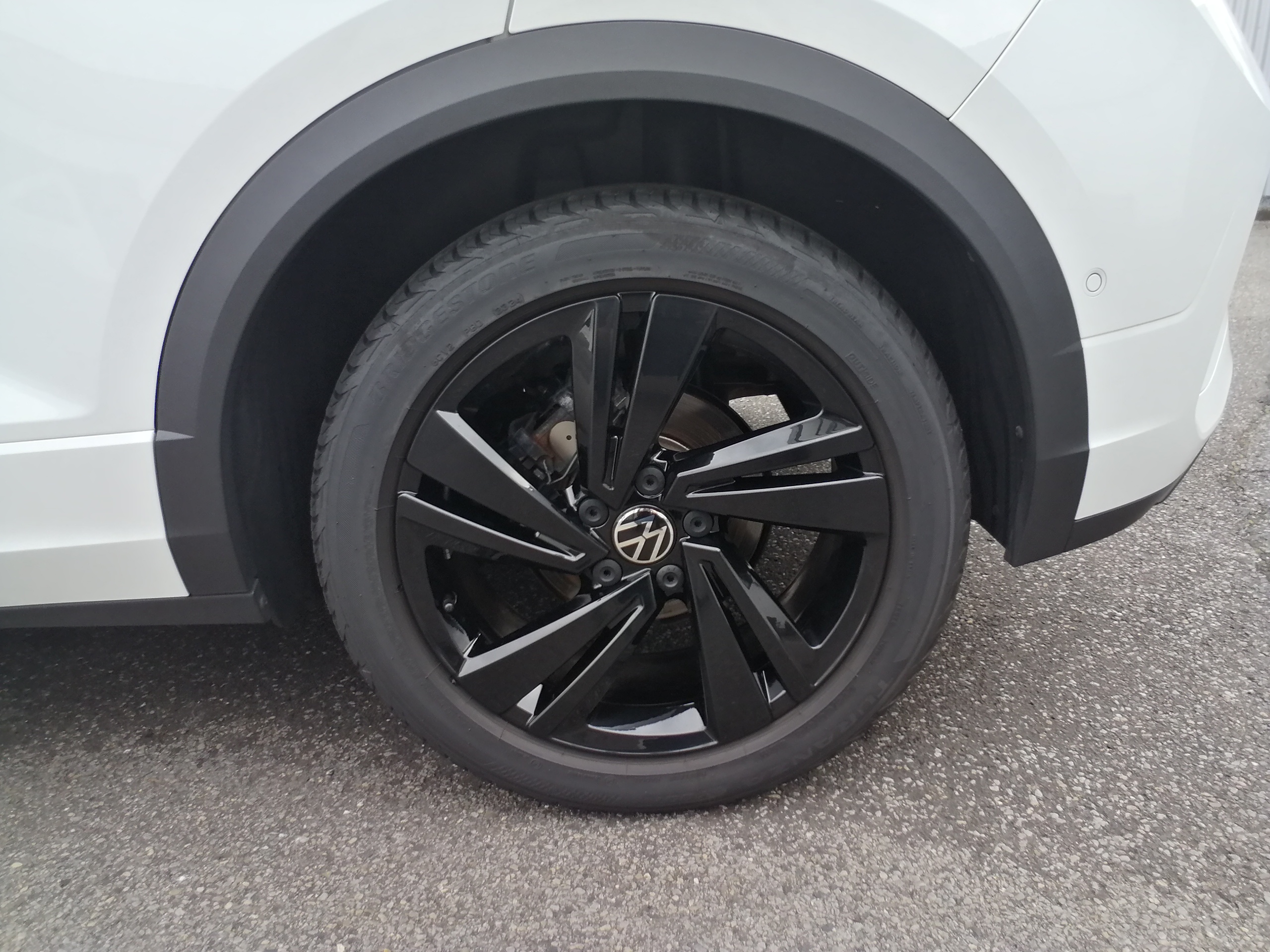 VW T-ROC 1,5 TSI DSG R-Line LED PANO NAVI ACC KAM Easy Open