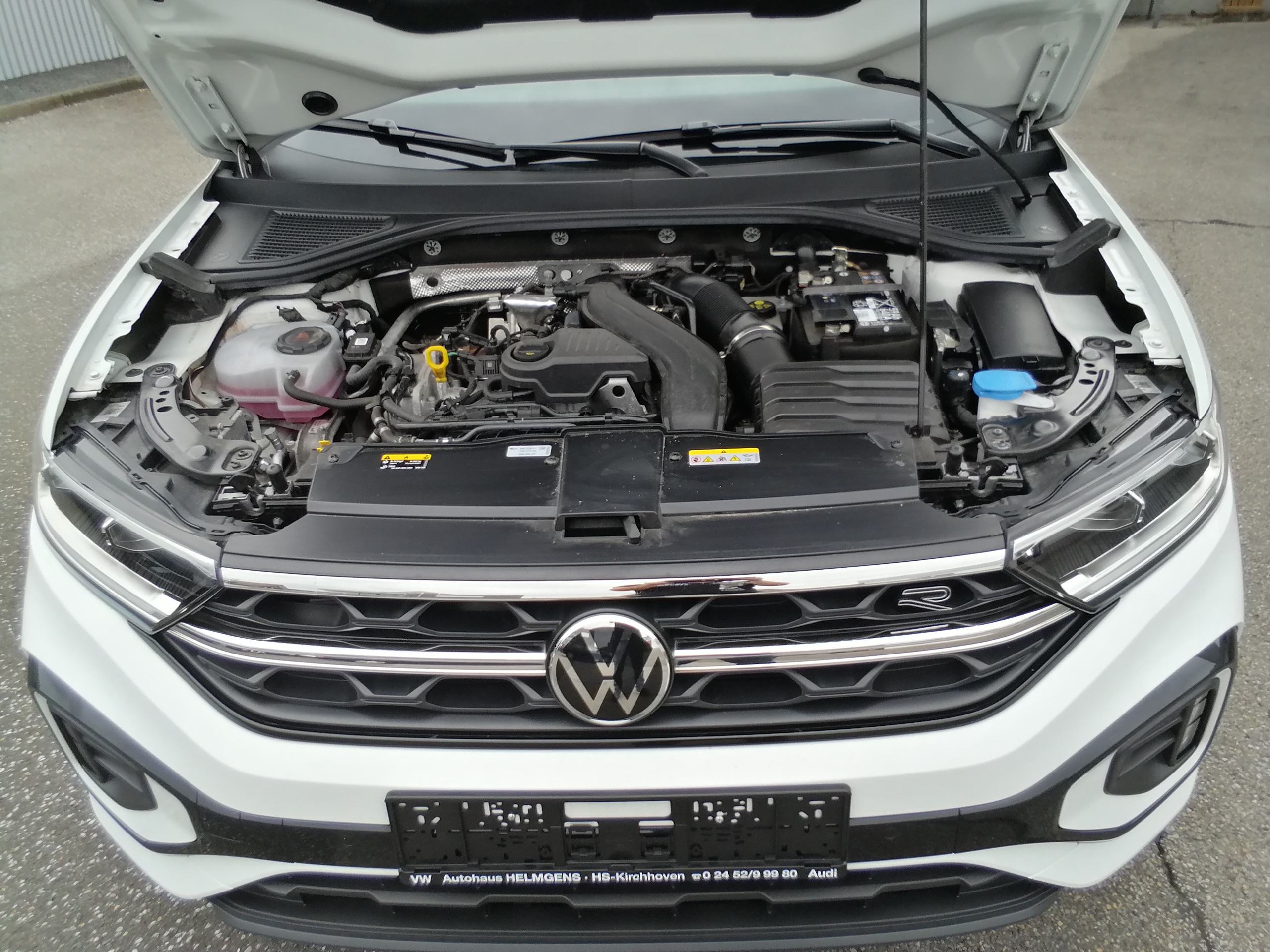 VW T-ROC 1,5 TSI DSG R-Line LED PANO NAVI ACC KAM Easy Open