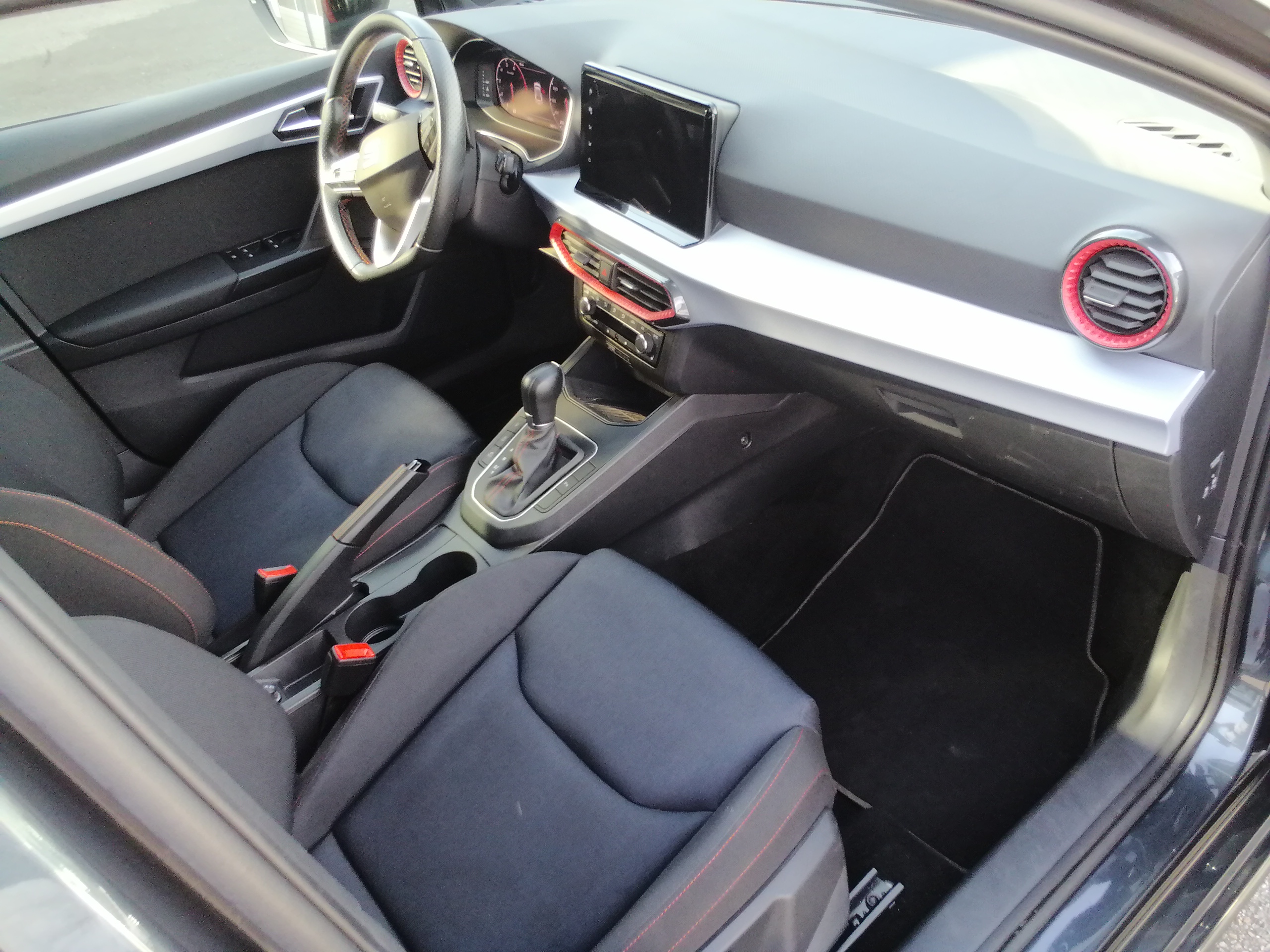 SEAT IBIZA FR 1,0 TSI 110 PS DSG LED SHZ PANO NAVI KAM LMF18