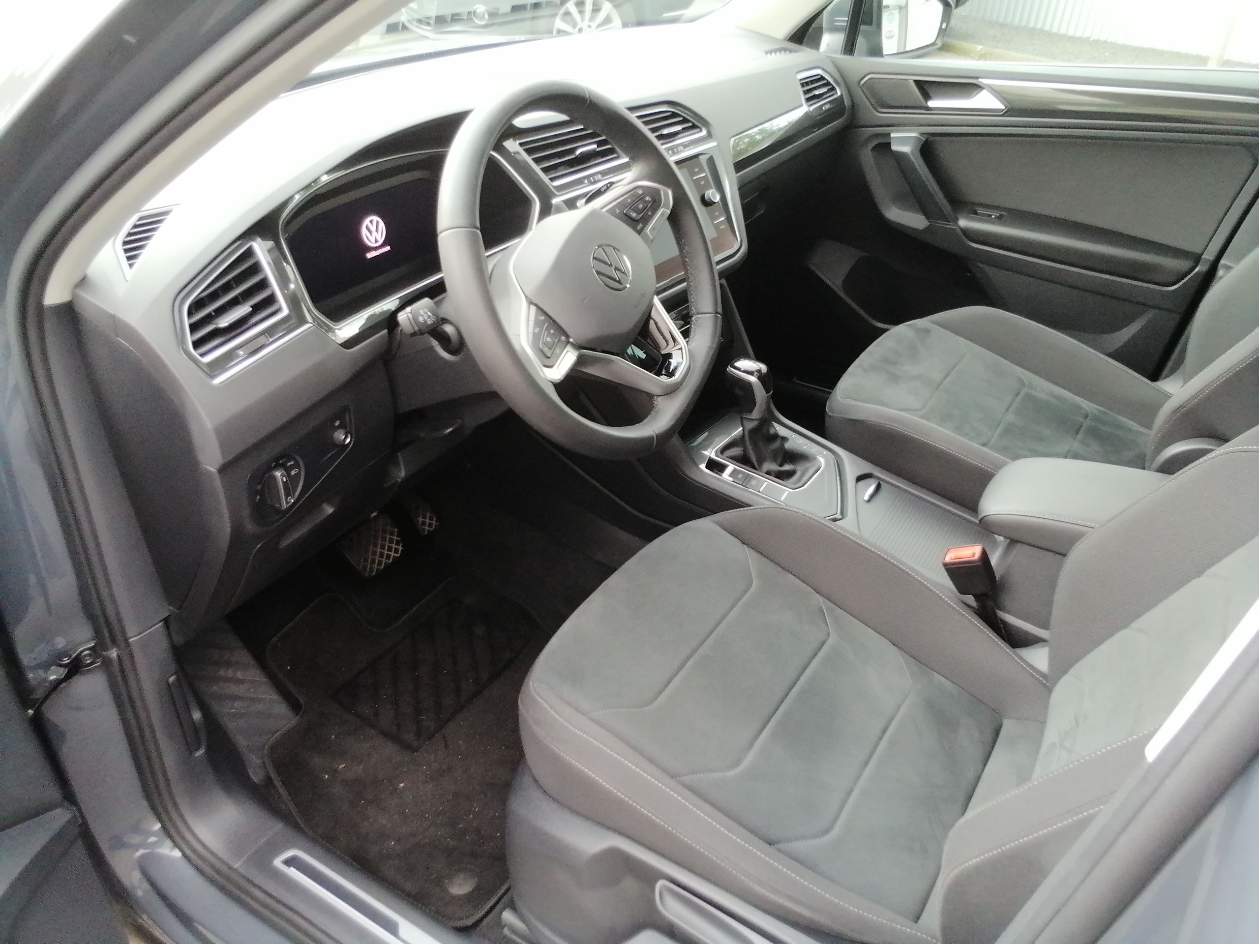 VW Tiguan 1.5 TSI OPF DSG Elegance LED AHK ACC EPAKET