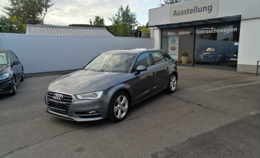 Audi A3 Ambition Xenon NAVI SHZ Telefonv. PDC Klima