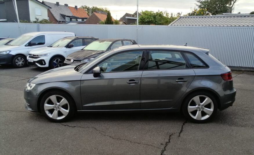 Audi A3 Ambition Xenon NAVI SHZ Telefonv. PDC Klima