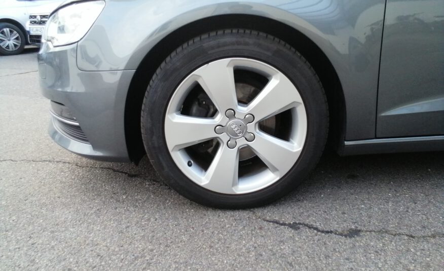 Audi A3 Ambition Xenon NAVI SHZ Telefonv. PDC Klima