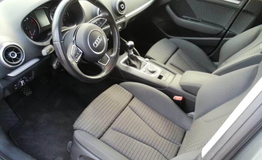 Audi A3 Ambition Xenon NAVI SHZ Telefonv. PDC Klima