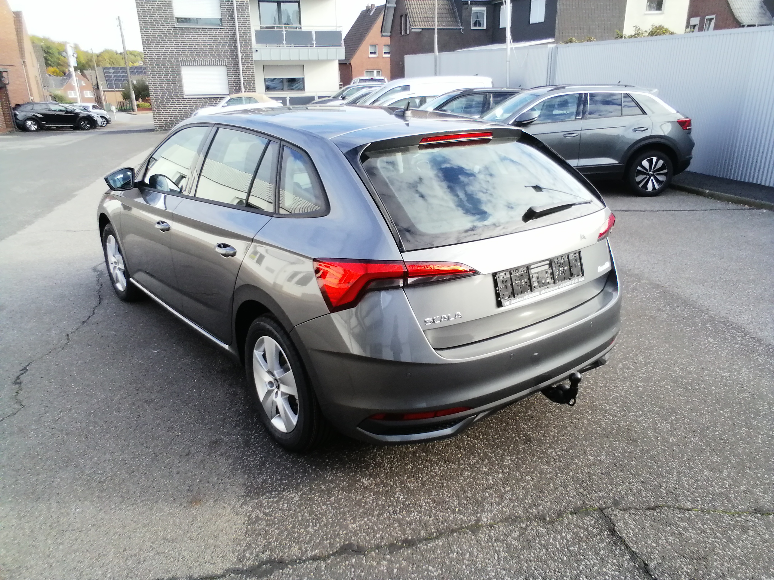 Skoda Scala 1,0 TSI 130 Jahre LED GRA AHK LMF KAM SHZ