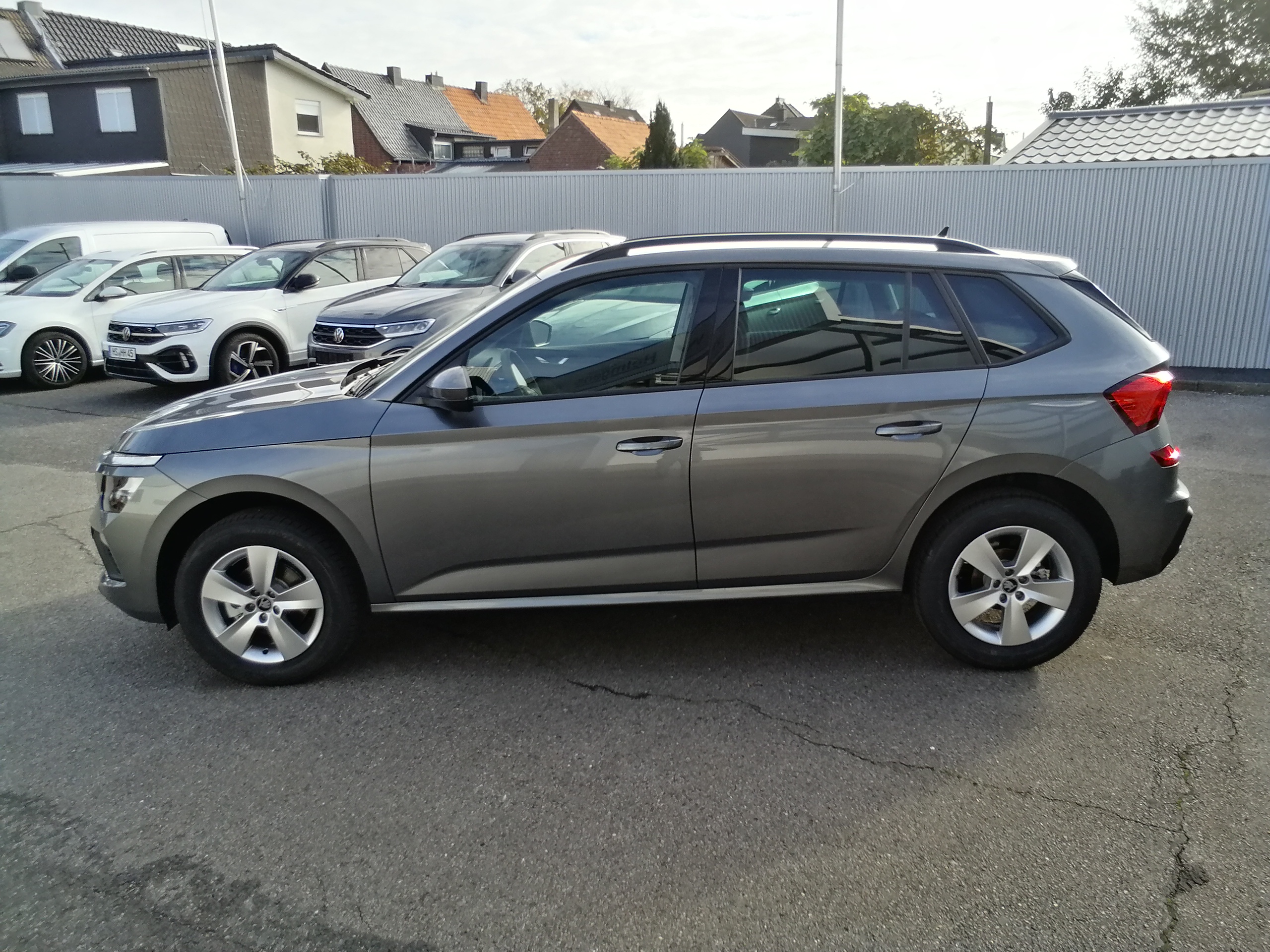 Skoda Kamiq 1,0 TSI DSG 130 Jahre LED AHK APP SHZ KAM GRA LMF