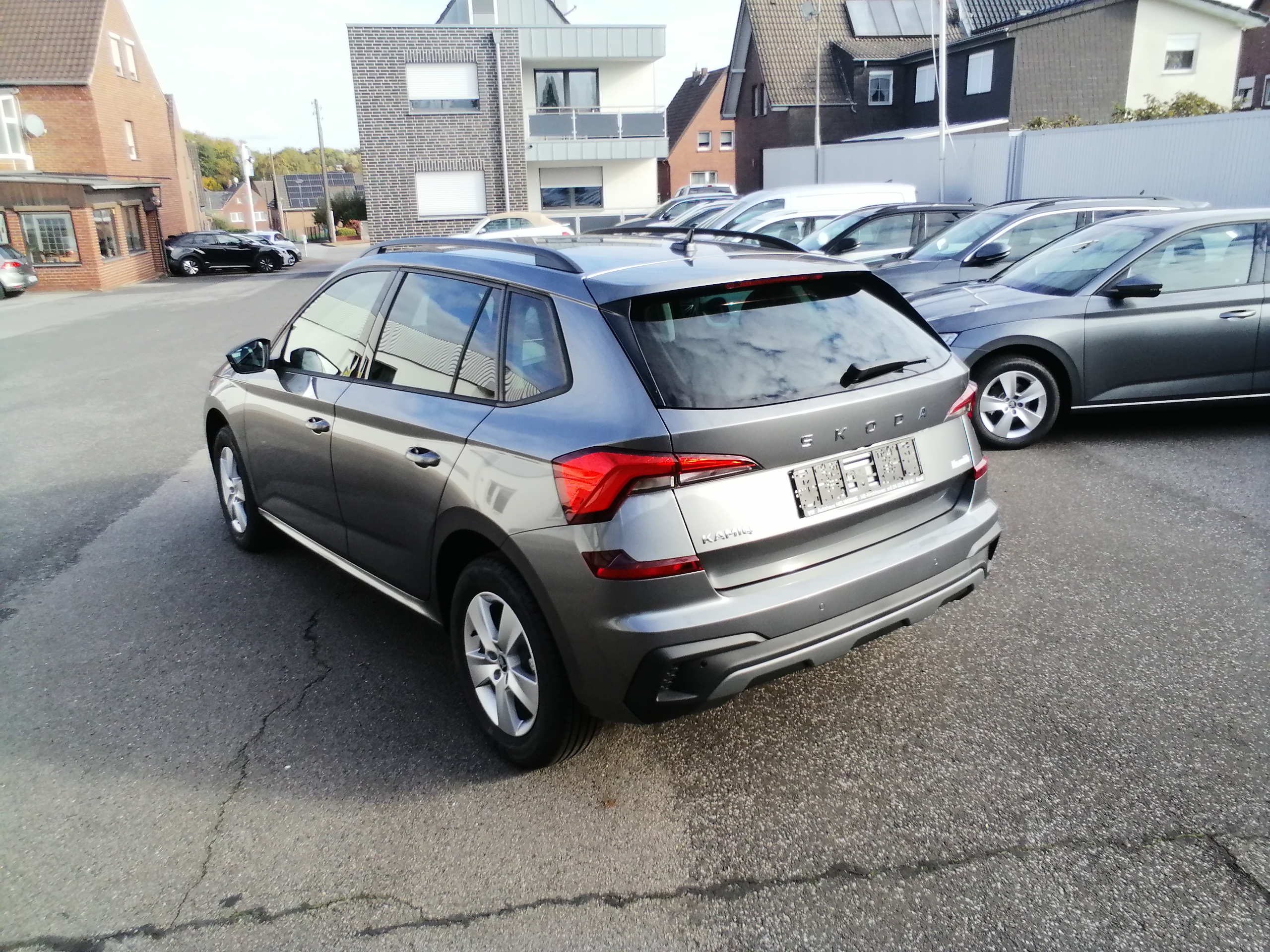 Skoda Kamiq 1,0 TSI DSG 130 Jahre LED AHK APP SHZ KAM GRA LMF