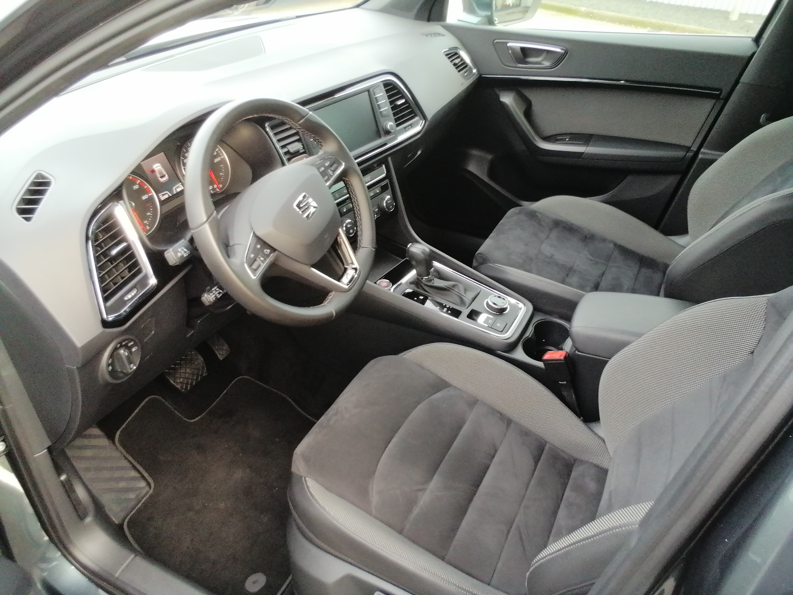 SEAT Ateca 1,4 TSI Xcellence NAVI LED AHK ACC SHZ