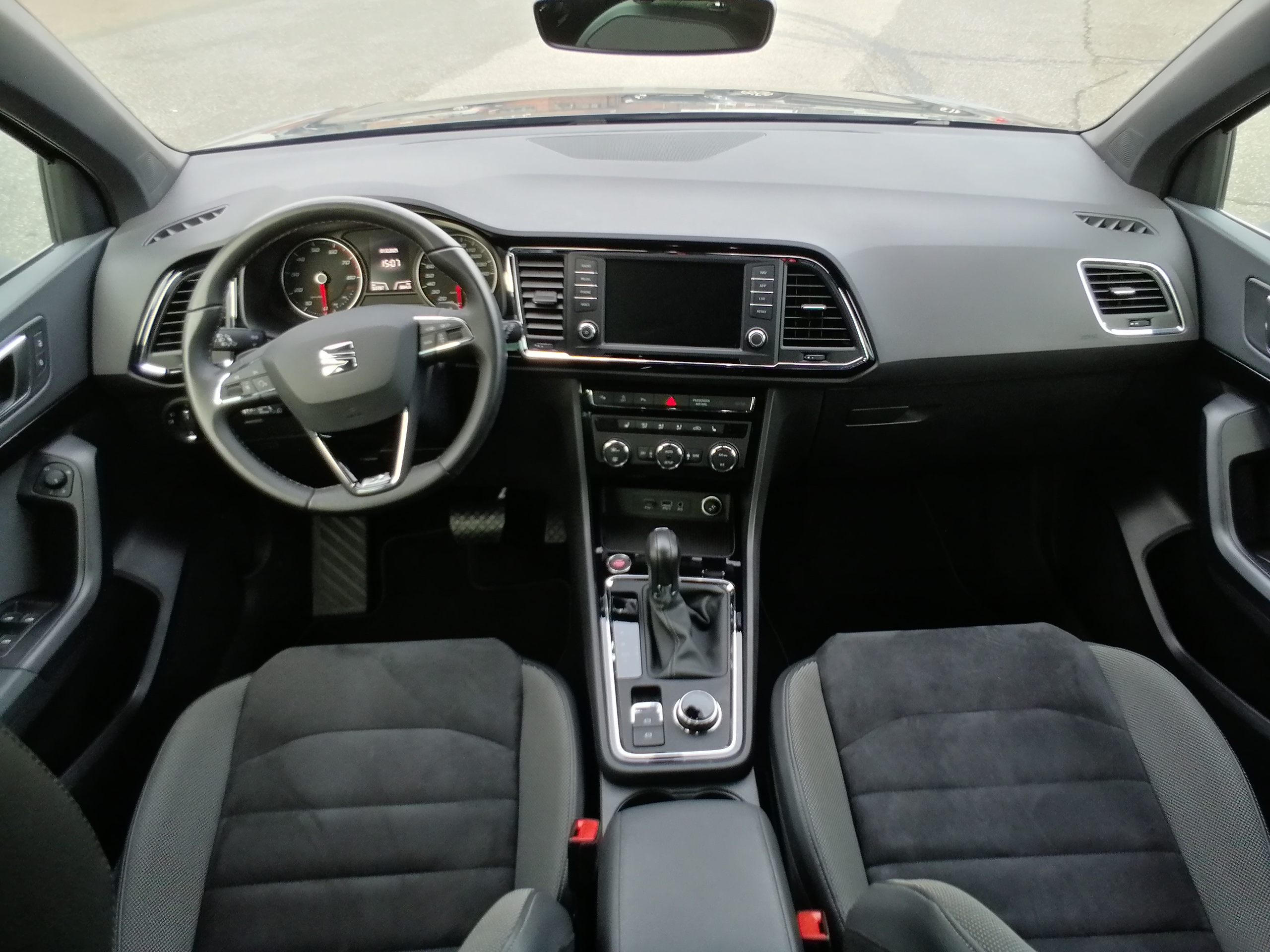 SEAT Ateca 1,4 TSI Xcellence NAVI LED AHK ACC SHZ