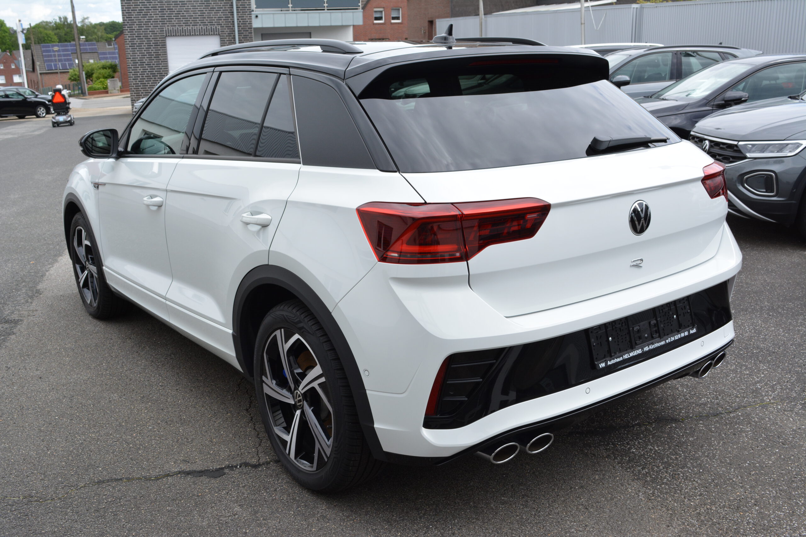 Volkswagen T-Roc “R” 2.0 TSI DSG 4MOTION NAVI KAM ACC BLACK