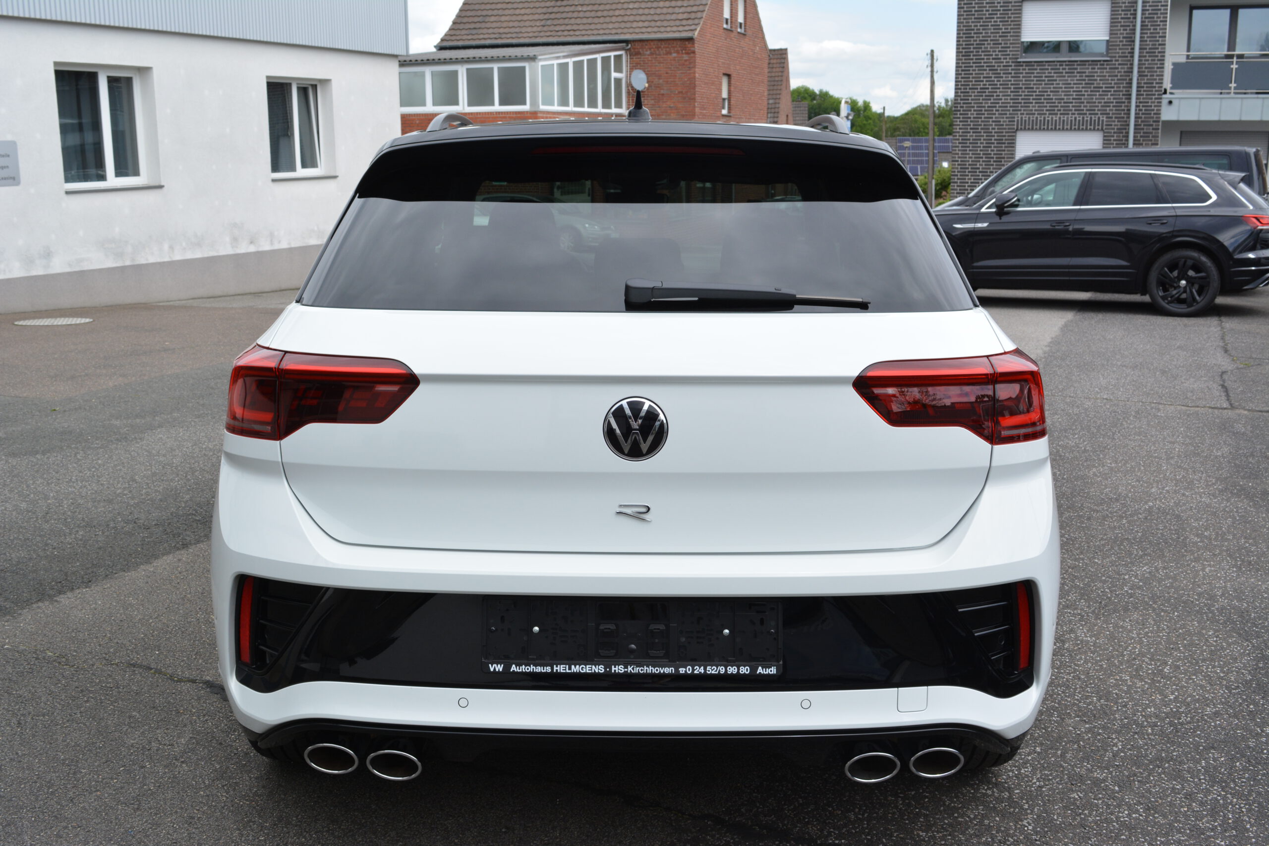 Volkswagen T-Roc “R” 2.0 TSI DSG 4MOTION NAVI KAM ACC BLACK