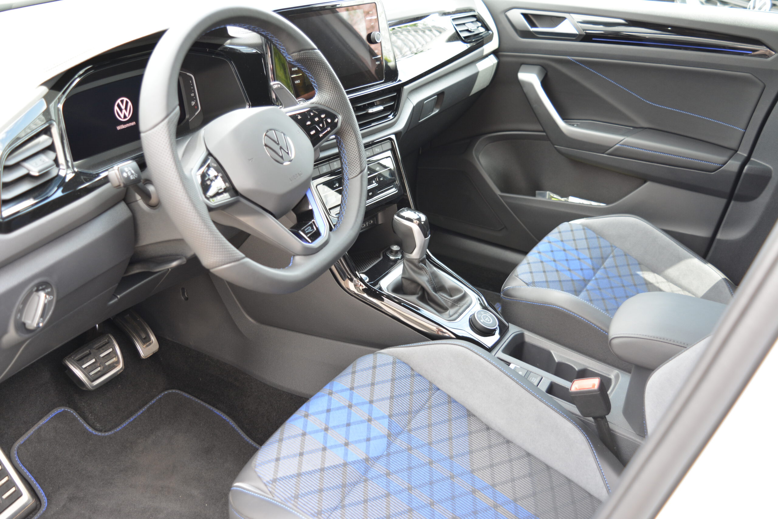 Volkswagen T-Roc “R” 2.0 TSI DSG 4MOTION NAVI KAM ACC BLACK