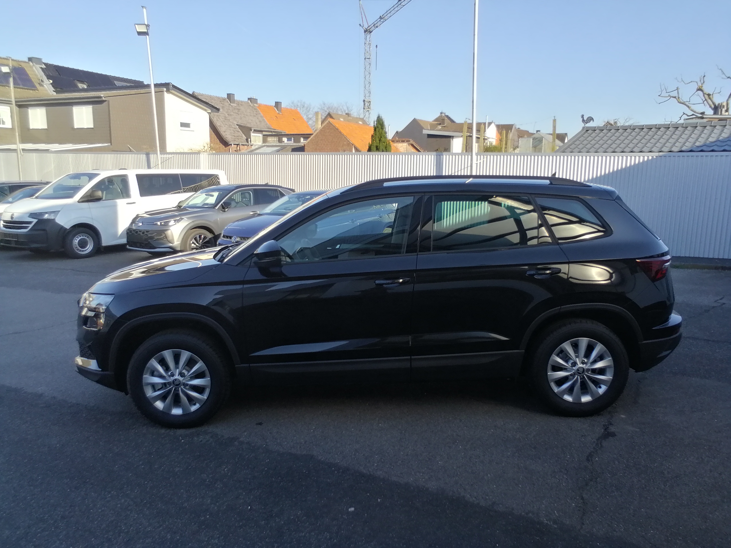 SKODA KAROQ 1.5 TSI 150PS DSG 130Jahre LED KAM KESSY GRA eHK