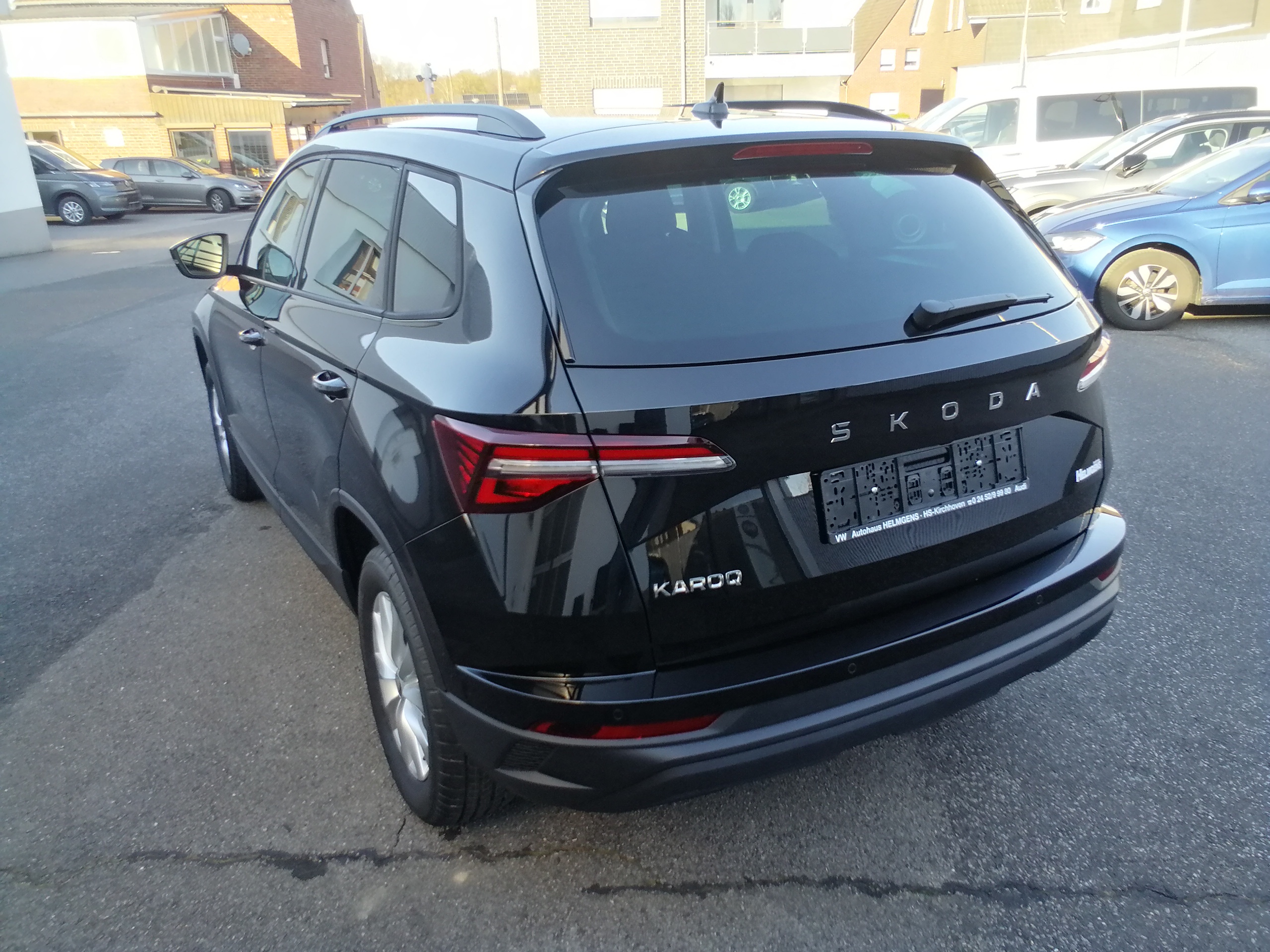 SKODA KAROQ 1.5 TSI 150PS DSG 130Jahre LED KAM KESSY GRA eHK