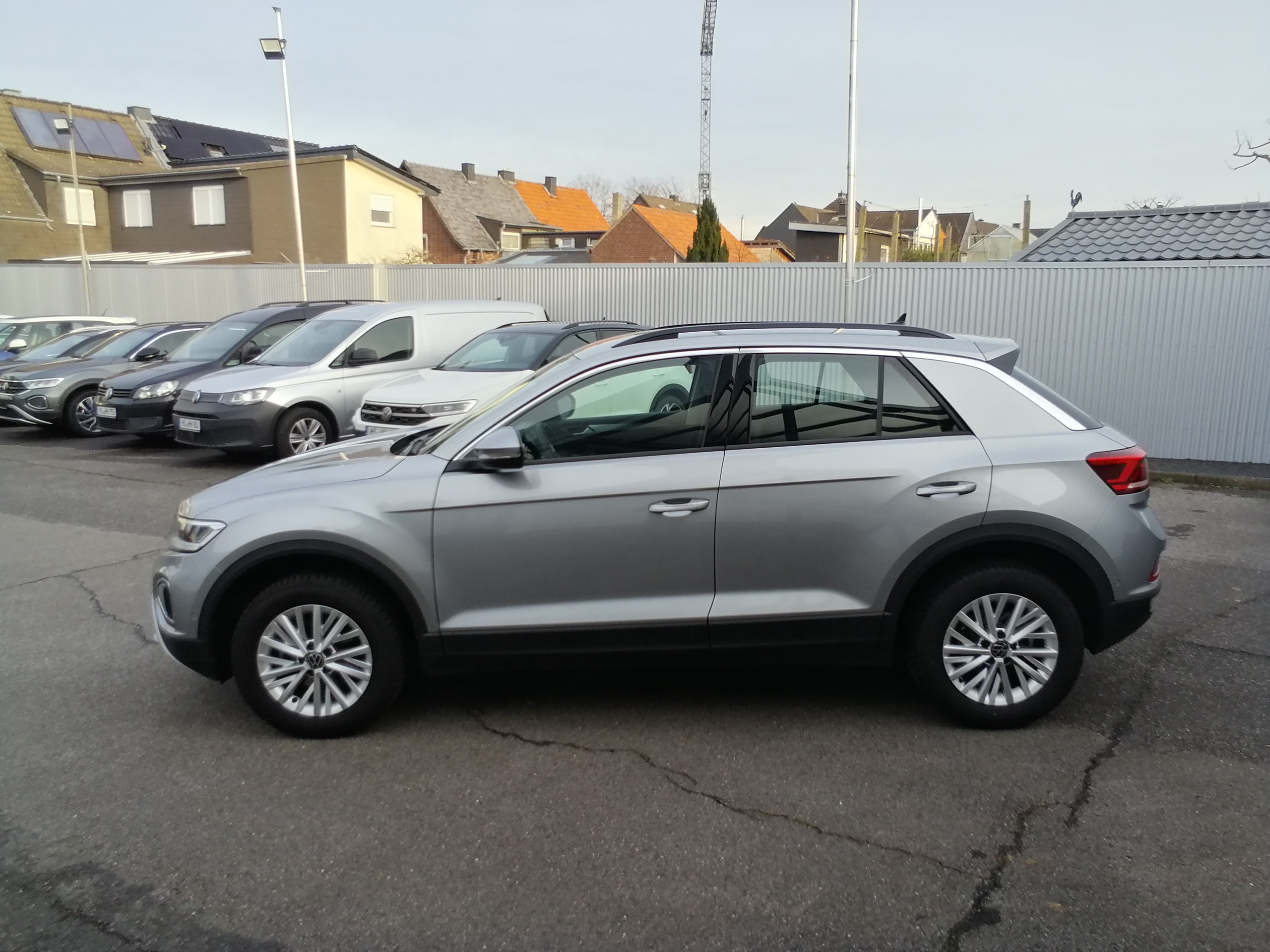 VW T-Roc 1,5 TSI LIFE ACC KAM APP SHZ LMF