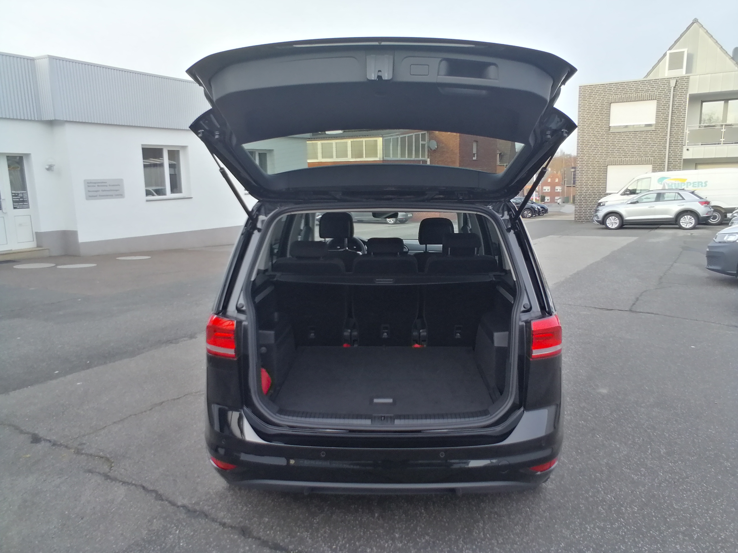 VW Touran 1,5 TSI DSG Comfortline NAVI ACC SHZ KAMERA