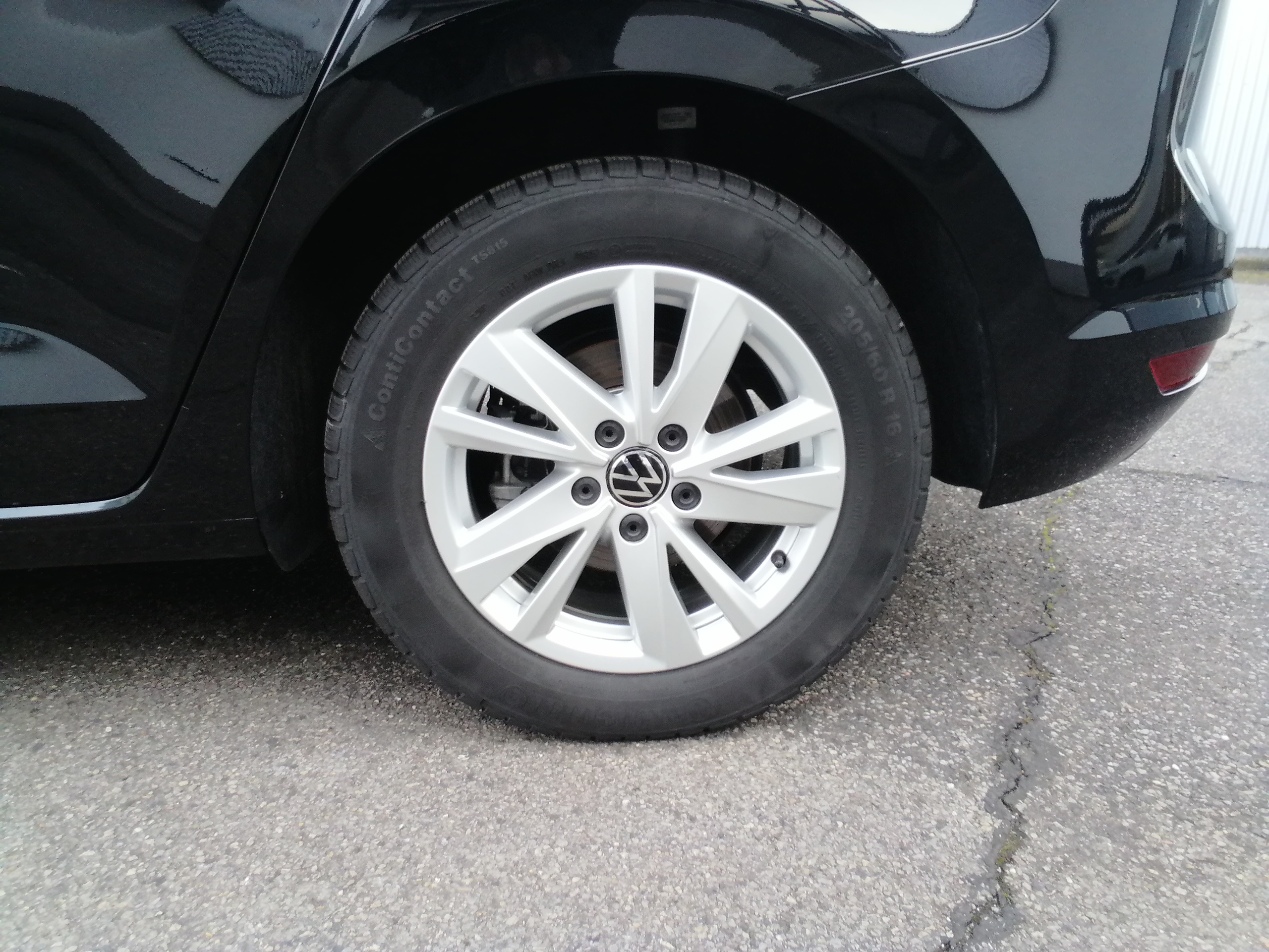 VW Touran 1,5 TSI DSG Comfortline NAVI ACC SHZ KAMERA