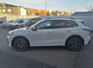 Volkswagen Tiguan 1.5 eHybrid R-Line PANO AHK NAVI ACC BlackStyle