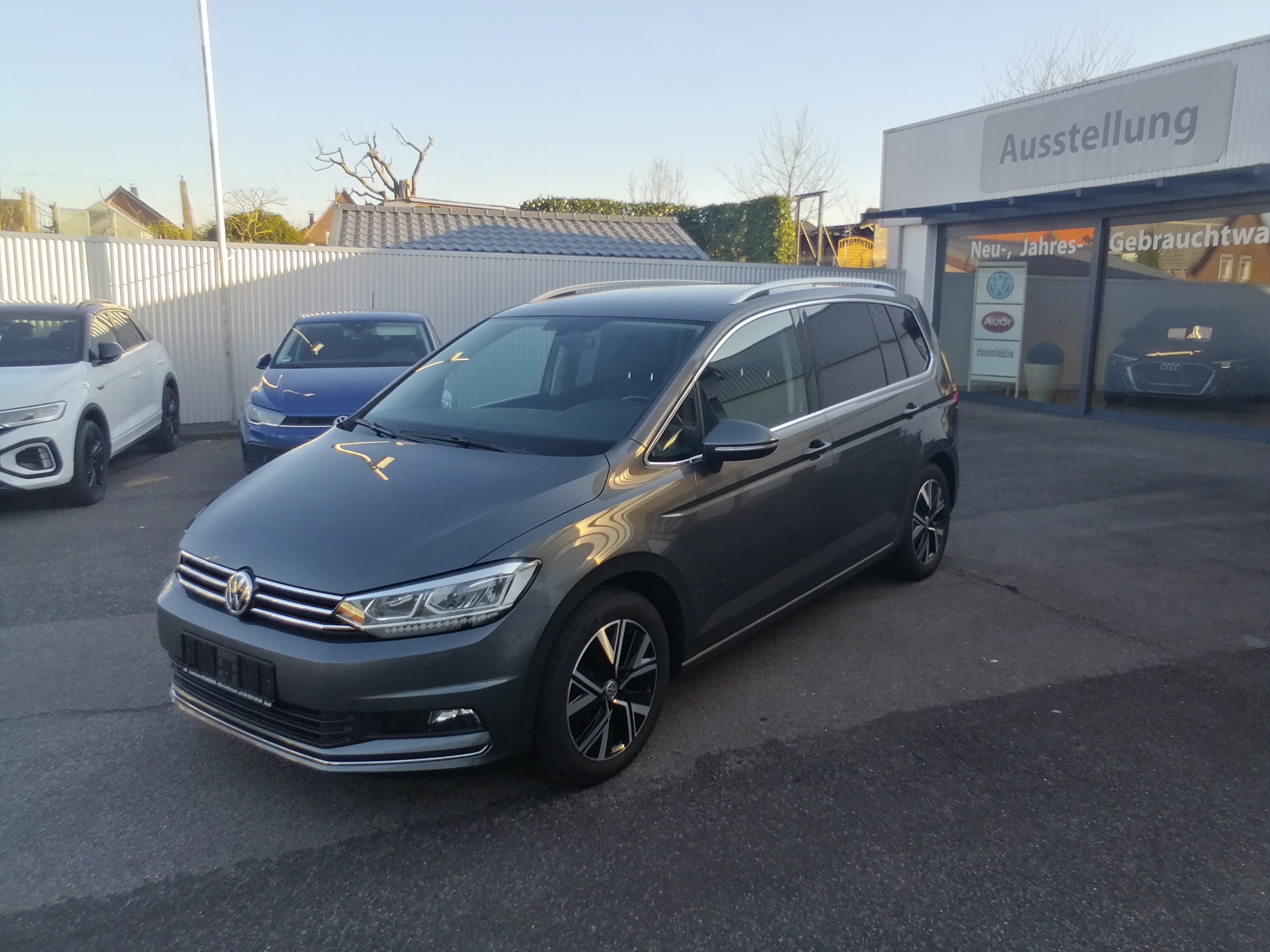 VW TOURAN 2,0TDI 150 PS DSG Highline AHK NAVI ACC 7Sitze