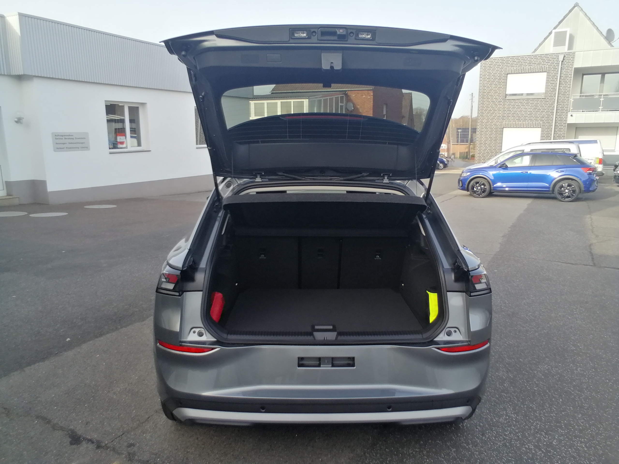 Volkswagen T-Roc 1.5 eTSI 150 PS LIFE LED AHK KAM ACC
