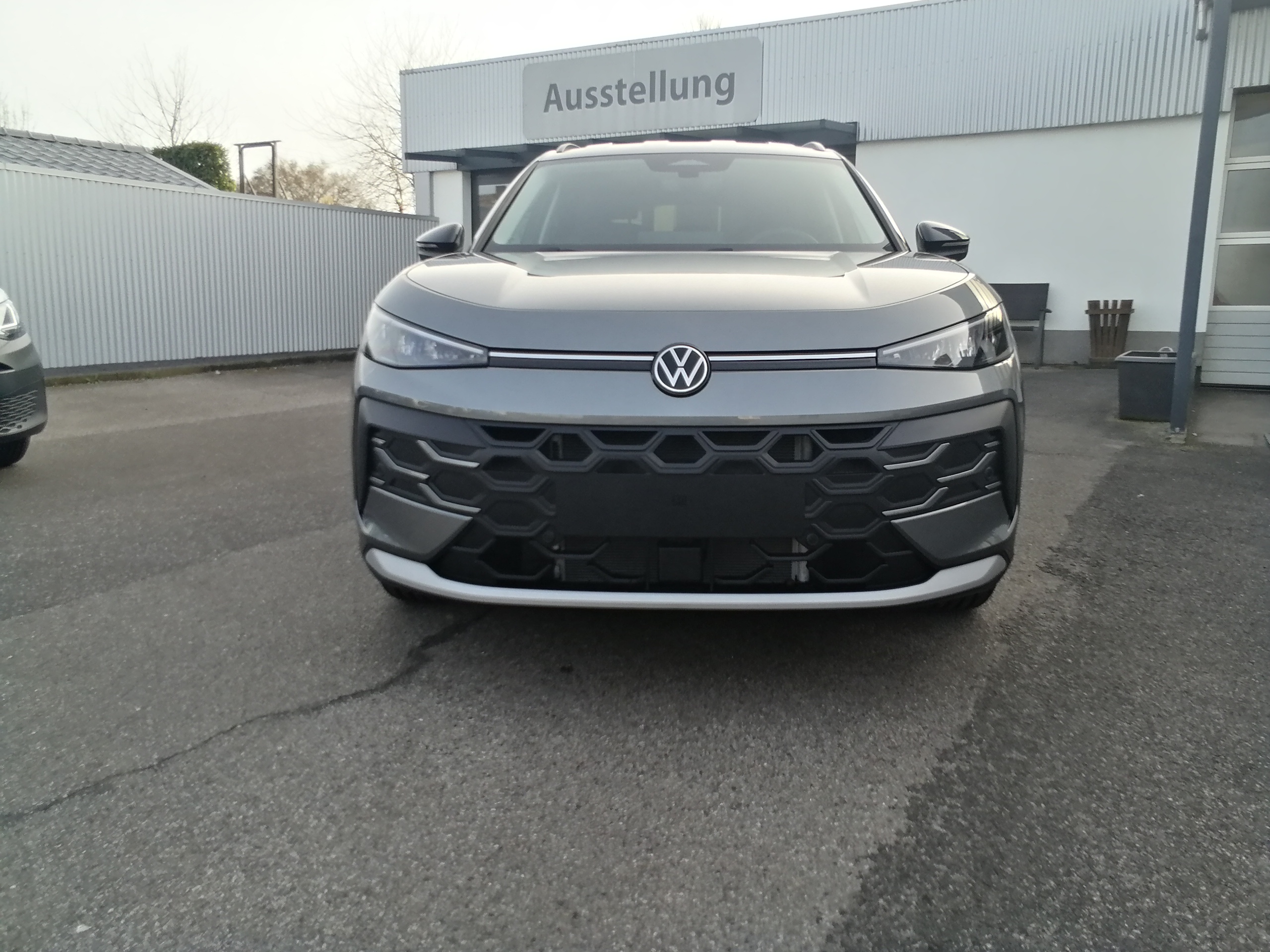 Volkswagen T-Roc 1.5 eTSI 150 PS LIFE LED AHK KAM ACC