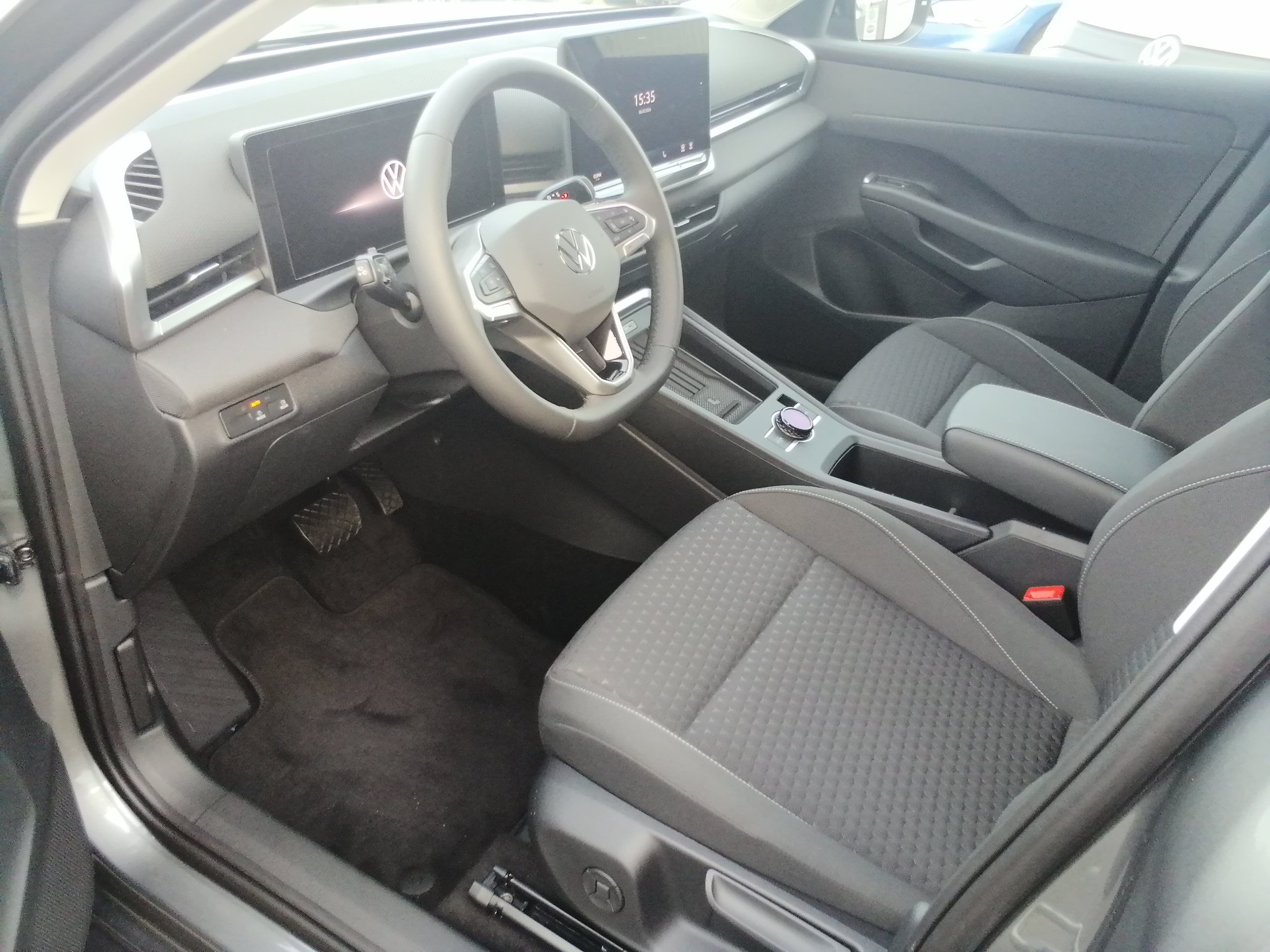 Volkswagen T-Roc 1.5 eTSI 150 PS LIFE LED AHK KAM ACC