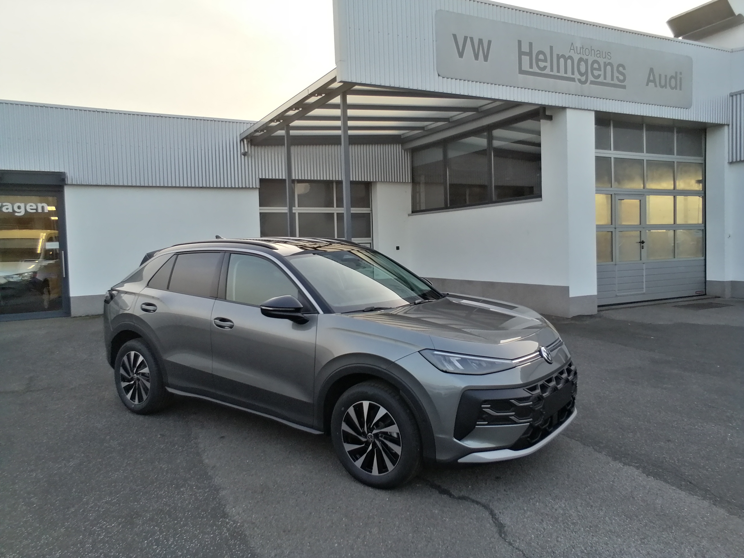 Volkswagen T-Roc 1.5 eTSI 150 PS LIFE LED AHK KAM ACC