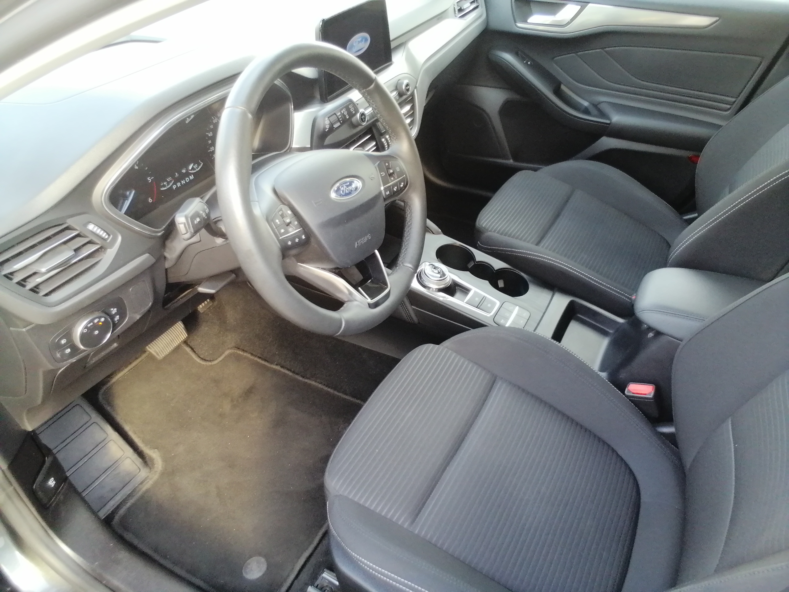 Ford Focus Titanium 1,5 TDCI AUTOMATIK LED AHK KAM NAVI PANO SHZ ACC