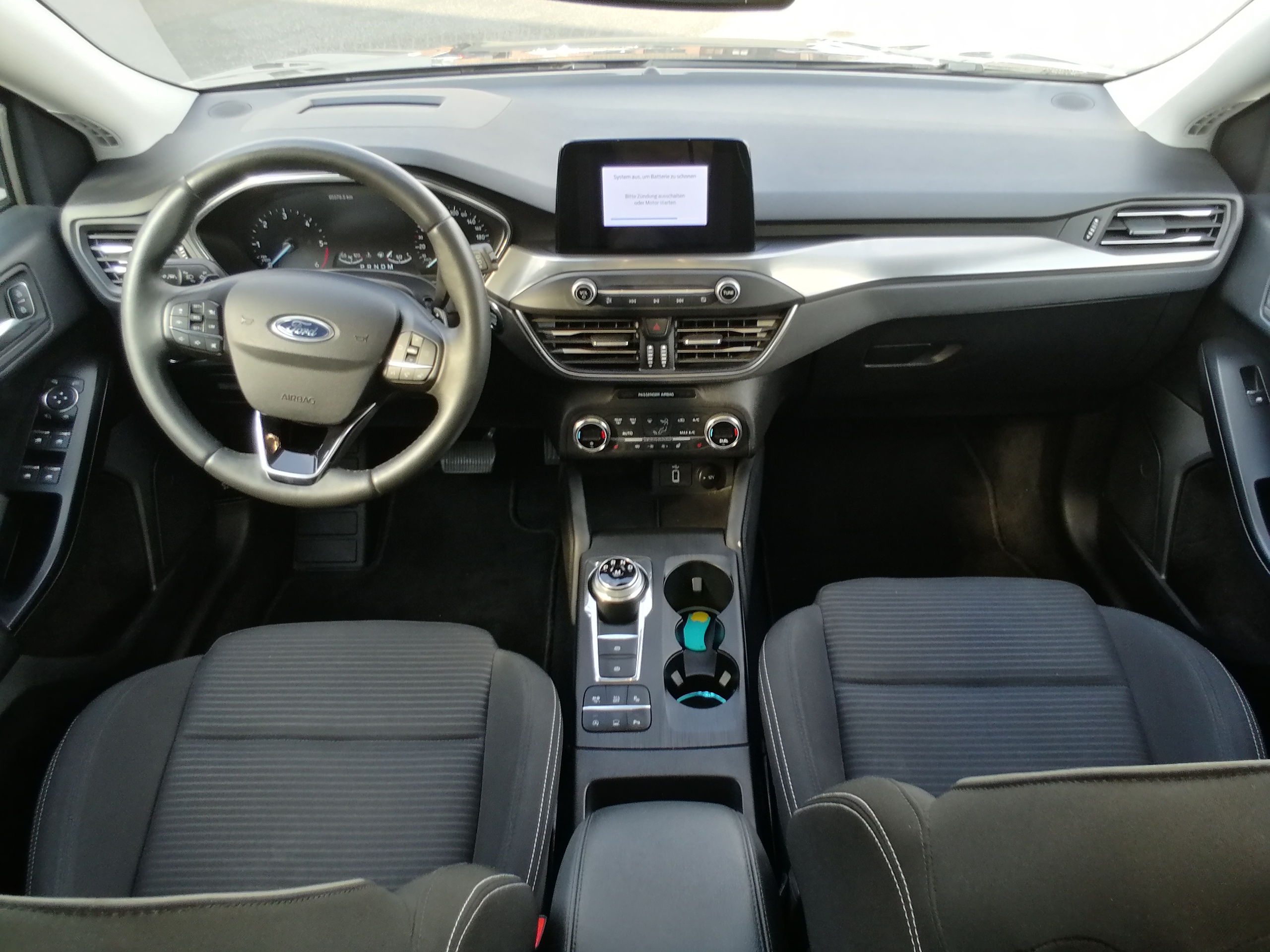 Ford Focus Titanium 1,5 TDCI AUTOMATIK LED AHK KAM NAVI PANO SHZ ACC