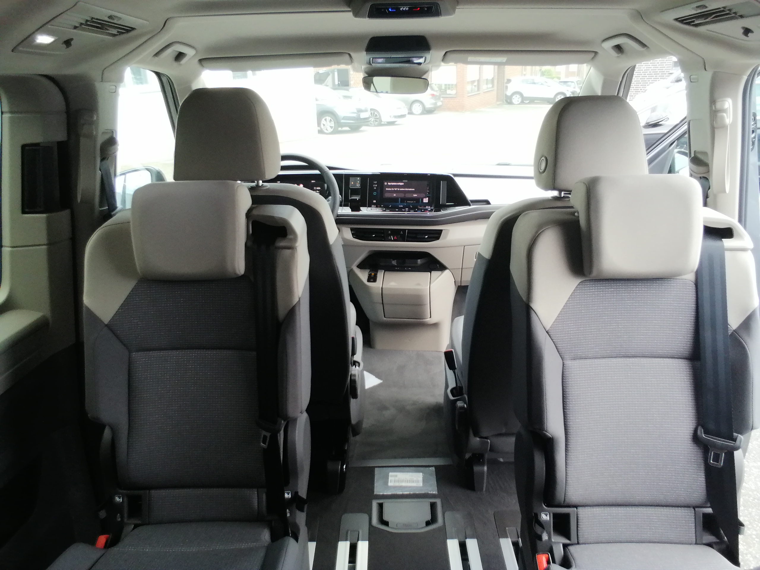 Volkswagen T7 Multivan 150 PS DSG Basis lang LED AHK ACC SHZ